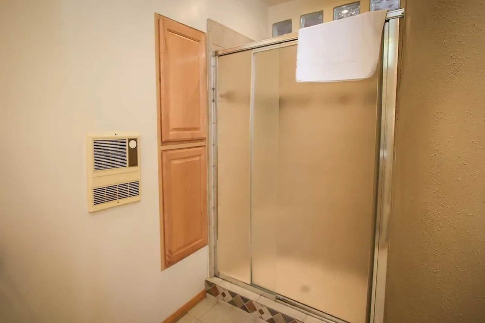 Grande Lodge 1053 by RedAwning