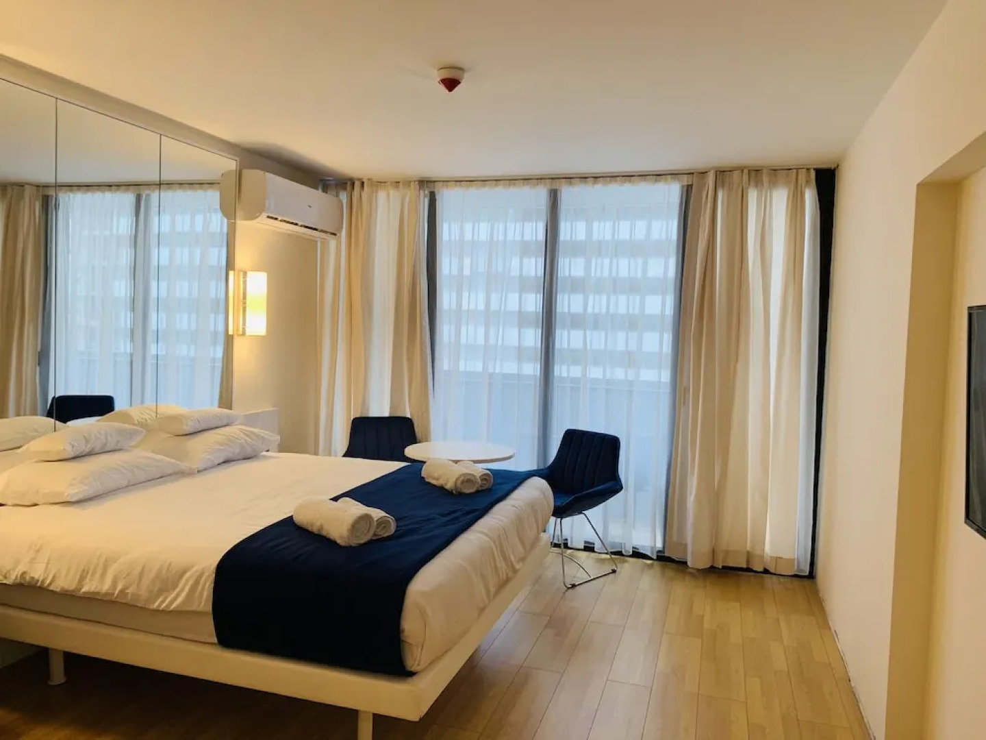 Апартаменты Royal Sea Breeze