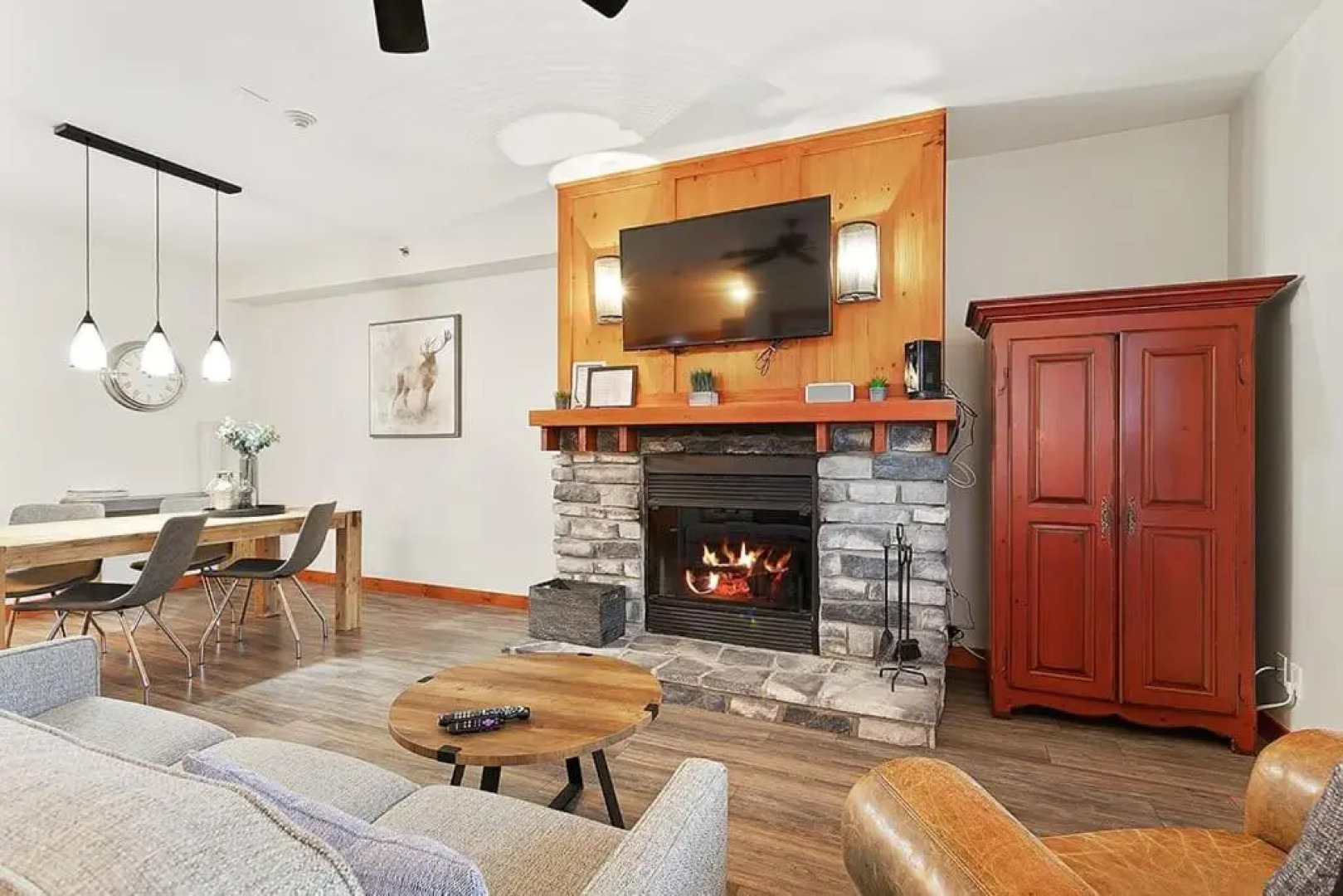 Les Eaux 225-1 by Escapades Tremblant