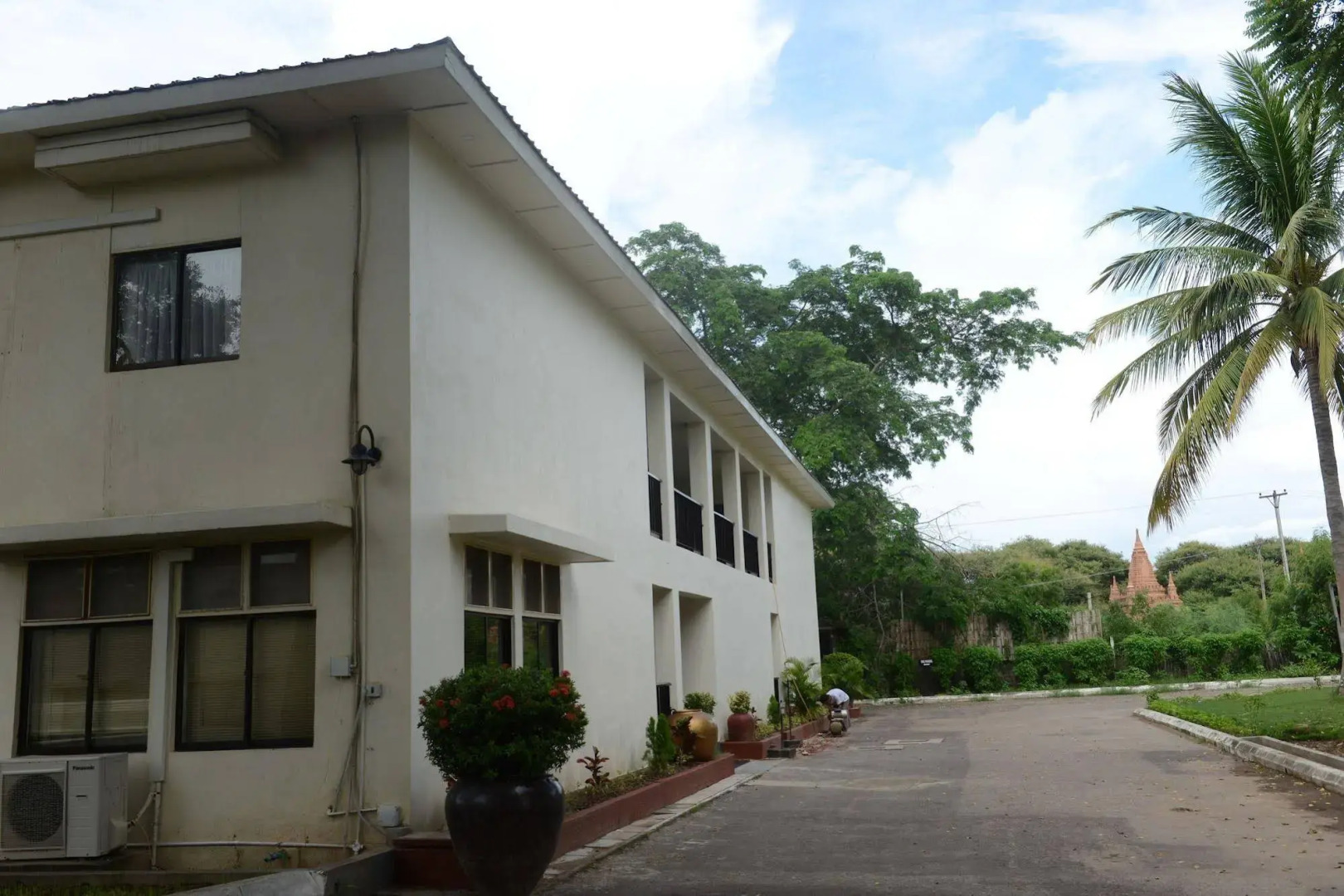 Bagan Thiripyitsaya Sanctuary Resort