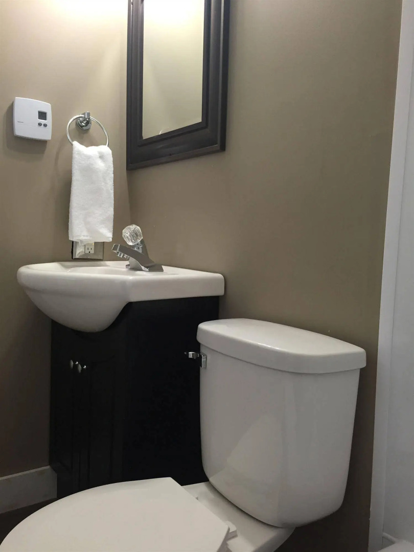 Royalty Maples Motel & Cottages