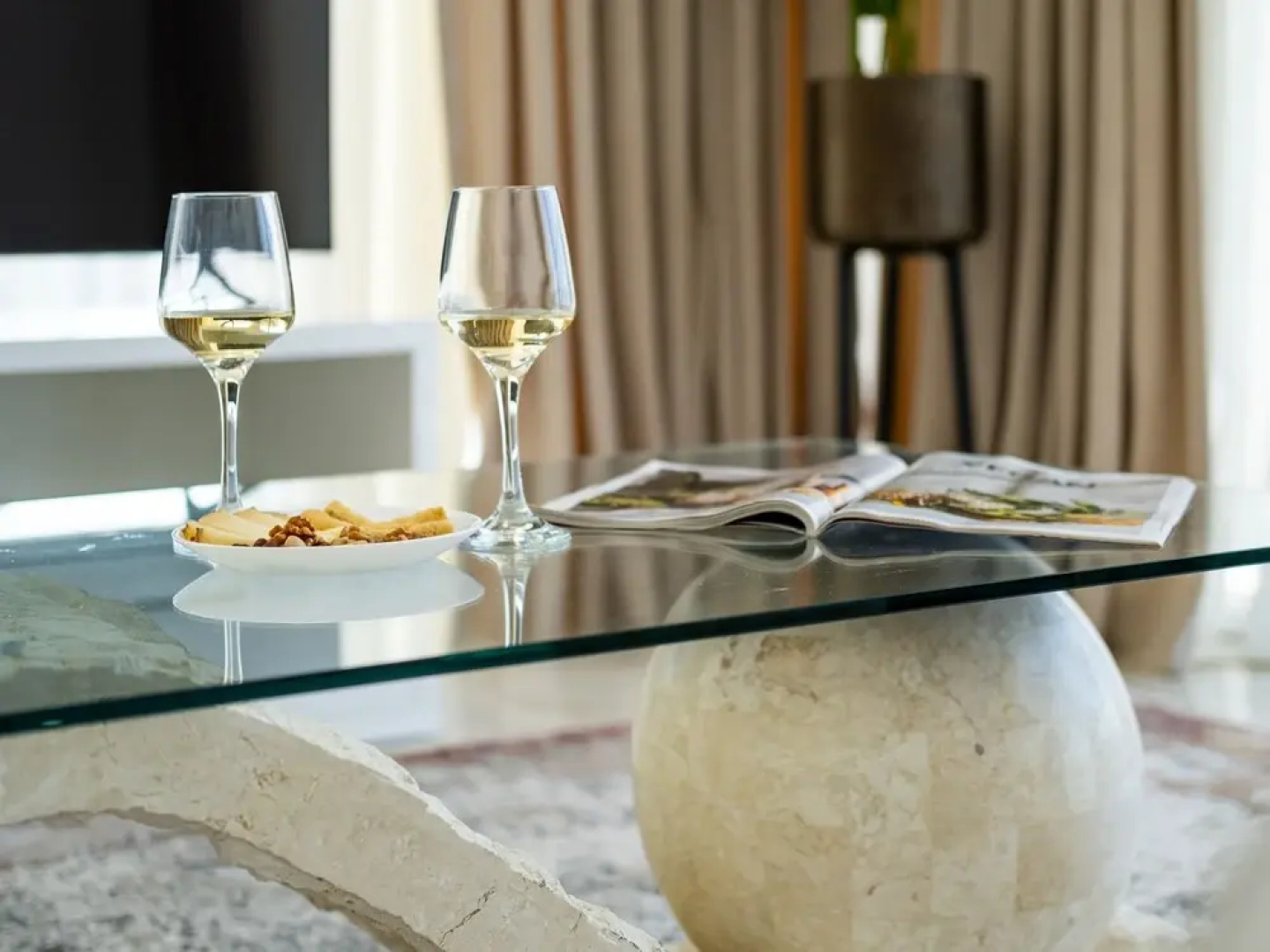 "sanders Dione Residences - Pleasant 2-bedroom Apartment With Sea View"