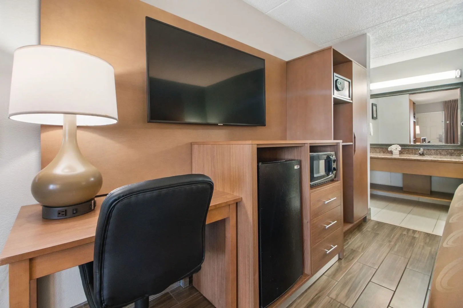 Clarion Pointe Galveston - Beachfront