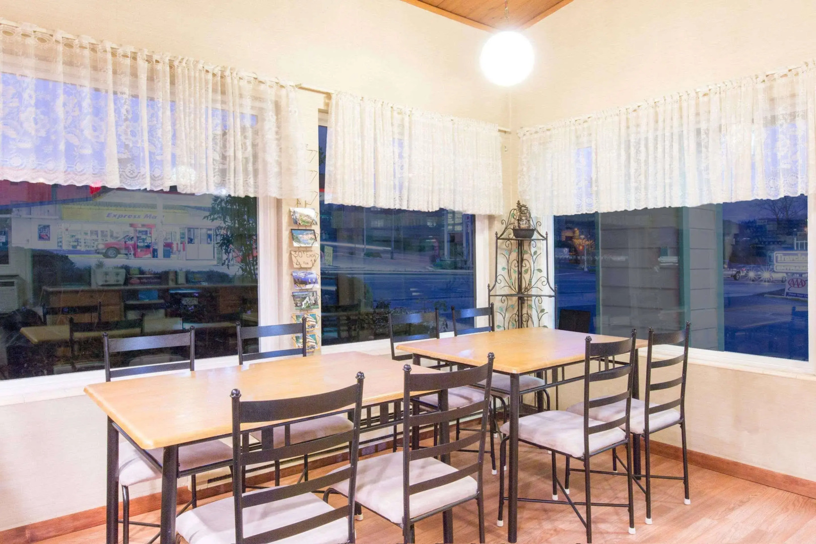 Riverfront Inn Roseburg