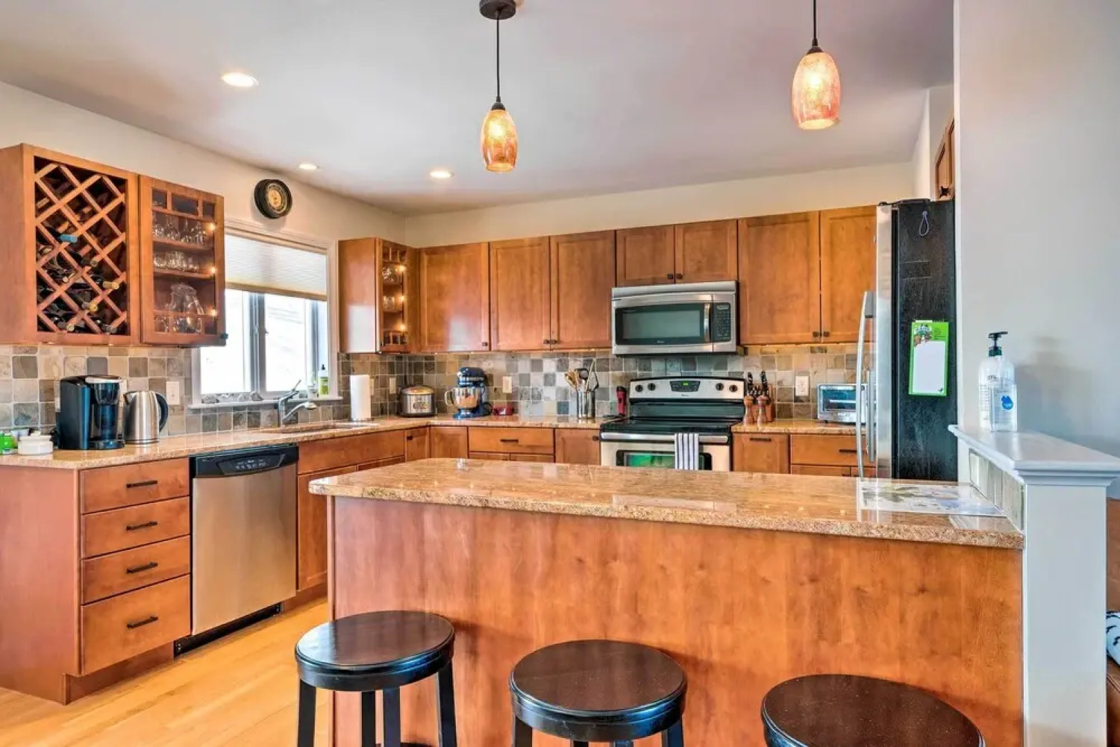 Bethel Townhome: 8 Mi to Sunday River Resort!