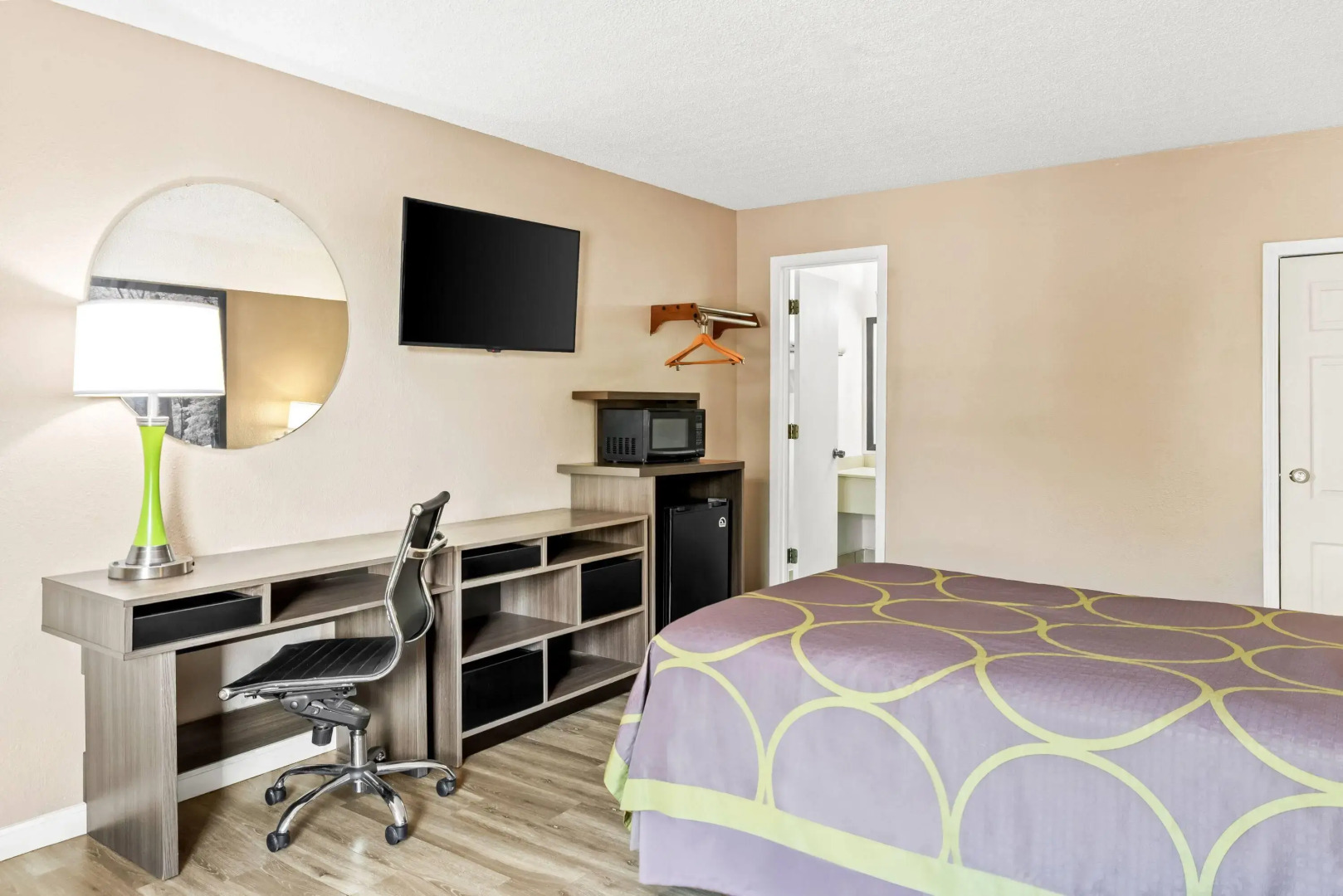 Super 8 by Wyndham Brownsburg