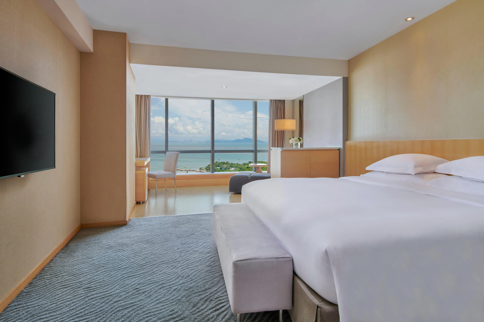 Crowne Plaza Zhuhai City Center by IHG