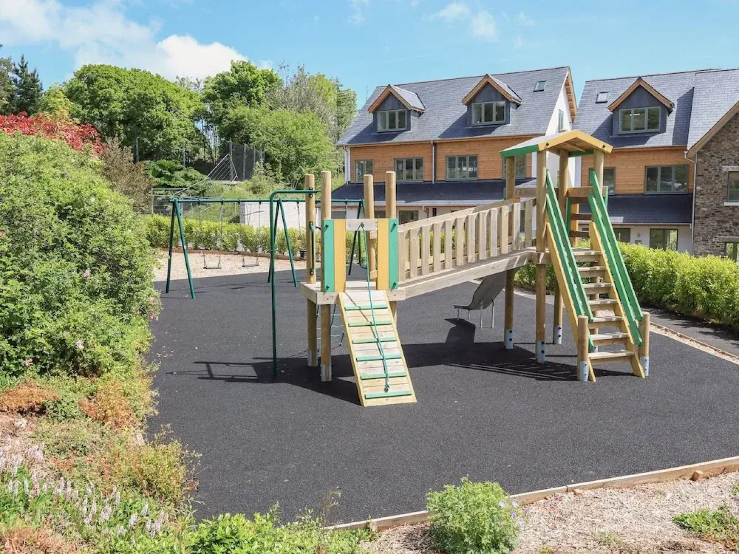 5 Court Cottage, Hillfield Village