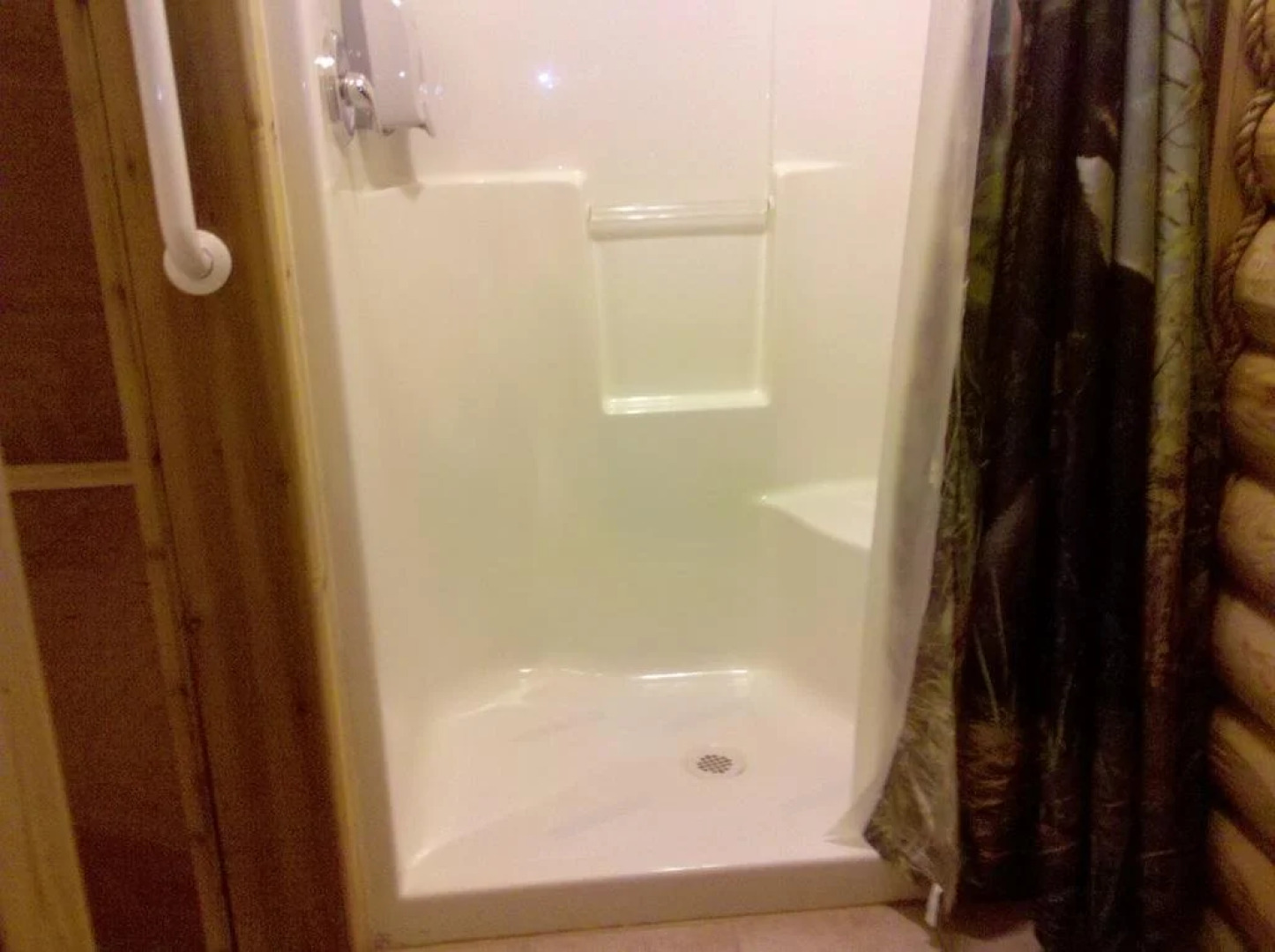 Wolf Den Log Cabin Motel and RV Park