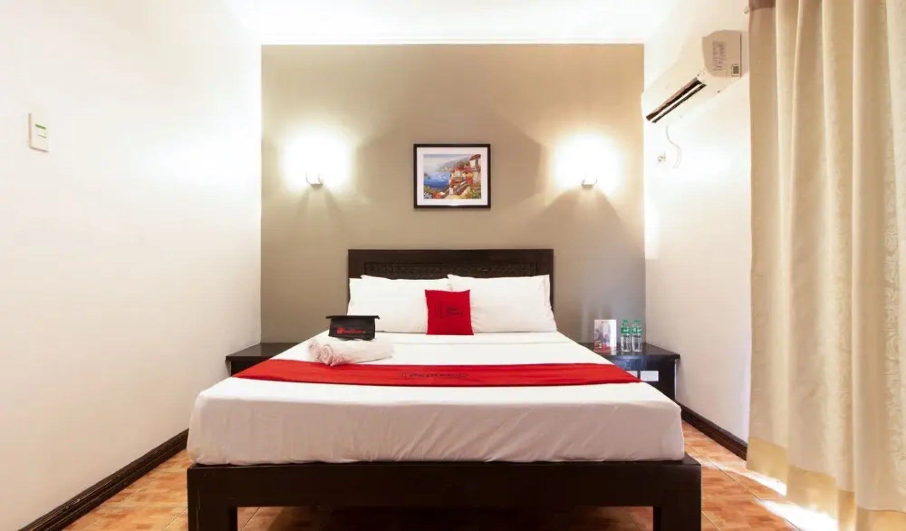 RedDoorz @ Km 50 Aguinaldo Highway Tagaytay - Vaccinated Staff