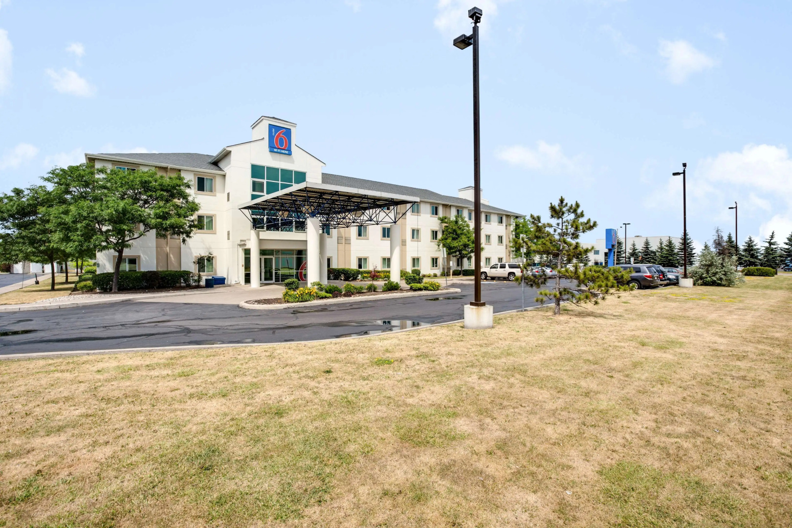 Motel 6 Brampton, ON - Toronto