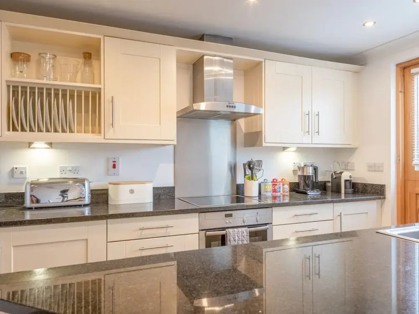 5 Court Cottage, Hillfield Village