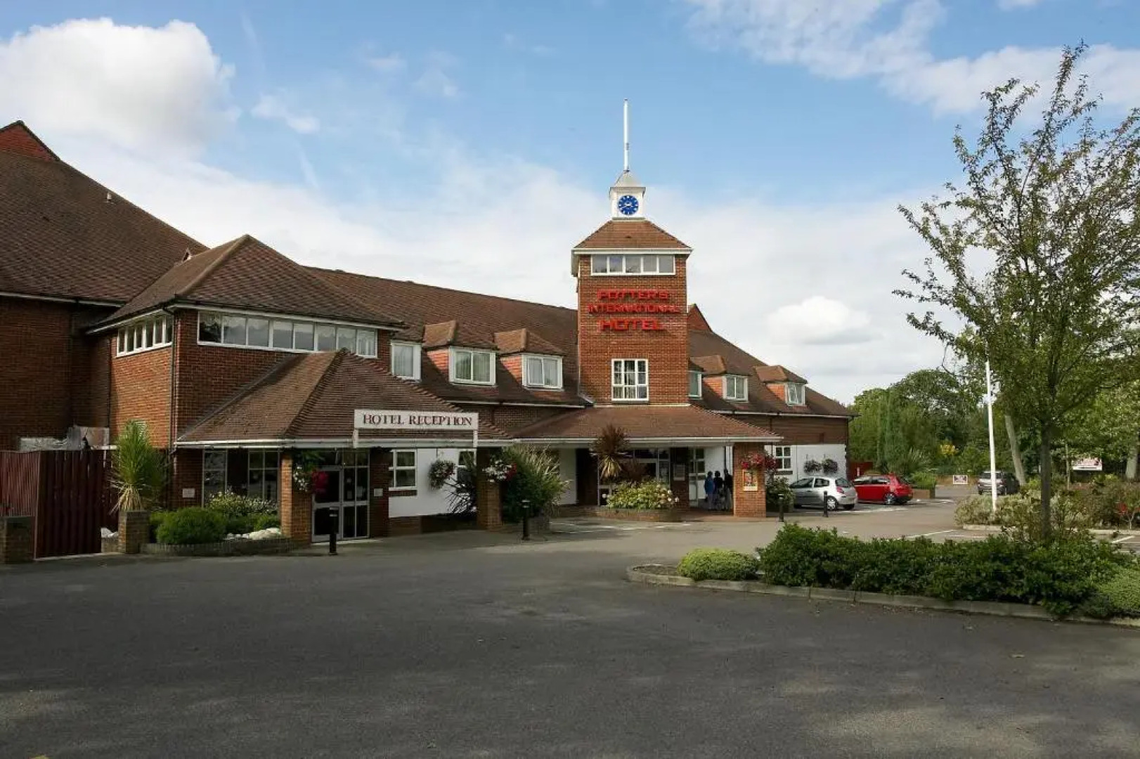 Potters International Hotel