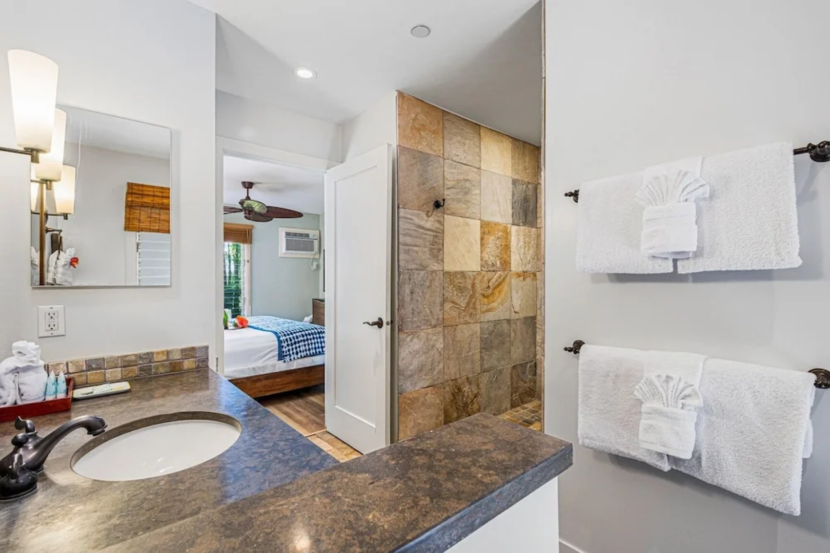 Aina Nalu C107 2 Bedroom Condo by Redawning