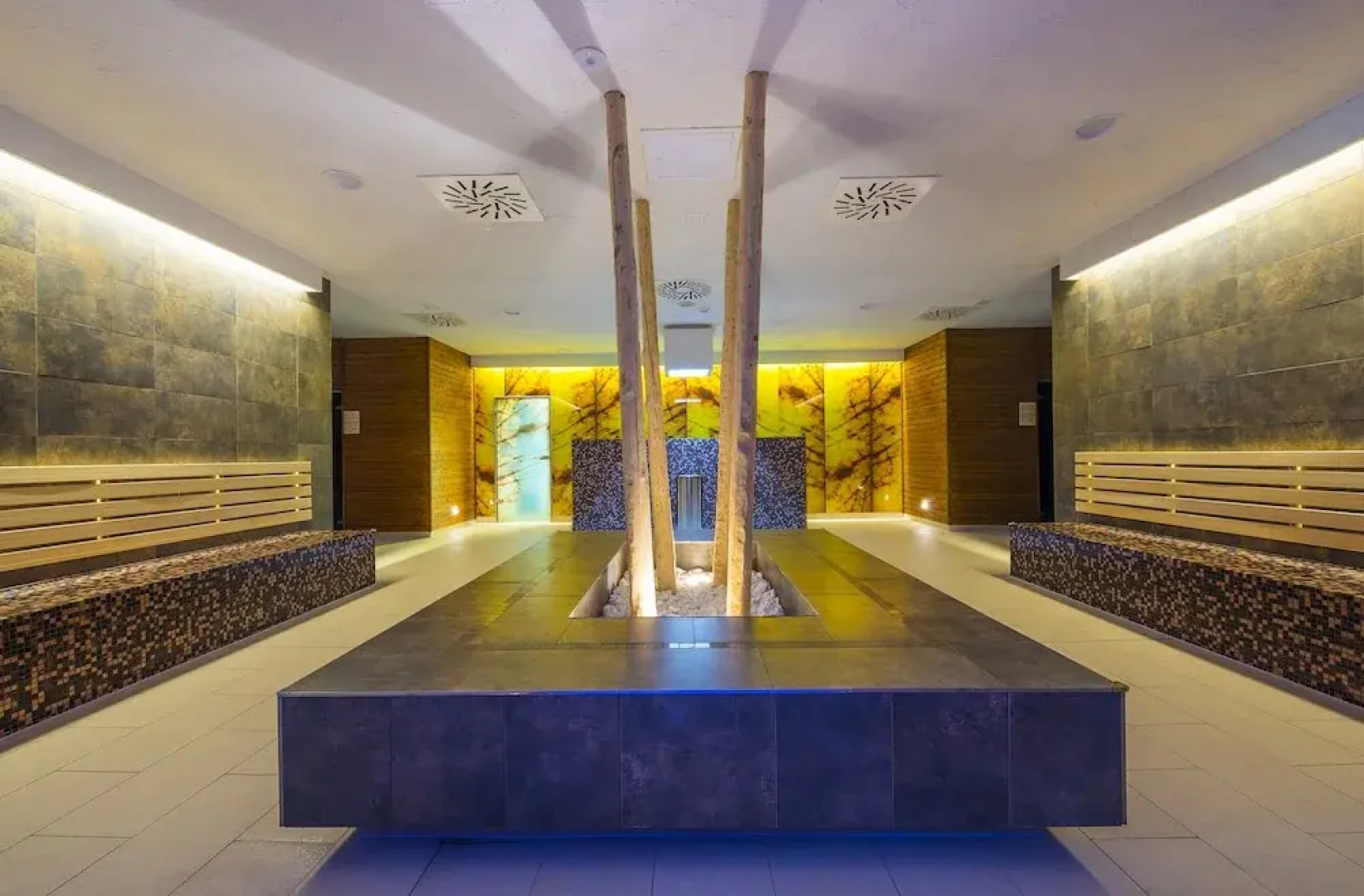 Kupele Cerveny Klastor Smerdzonka