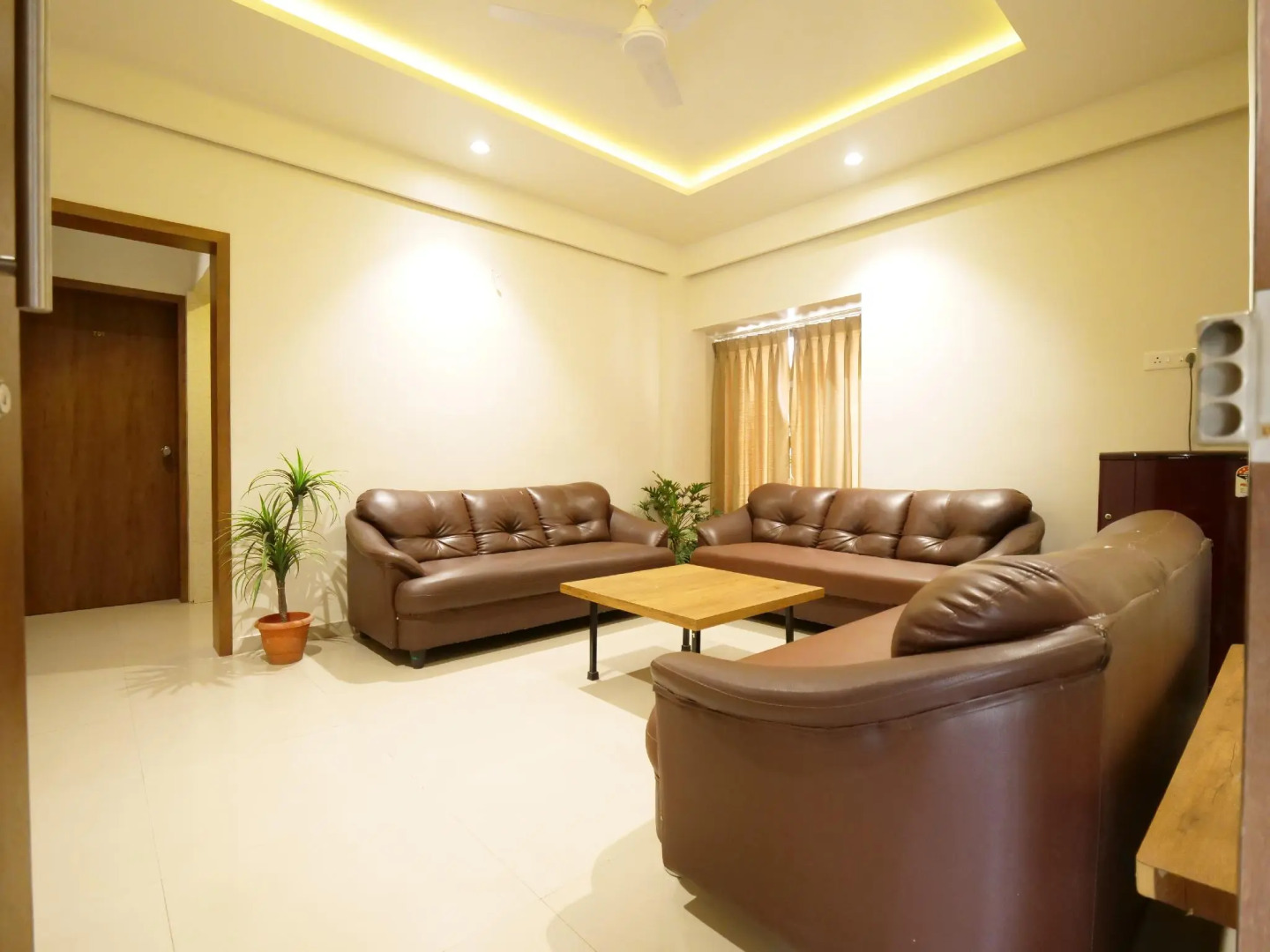 Vovam Service Apartment