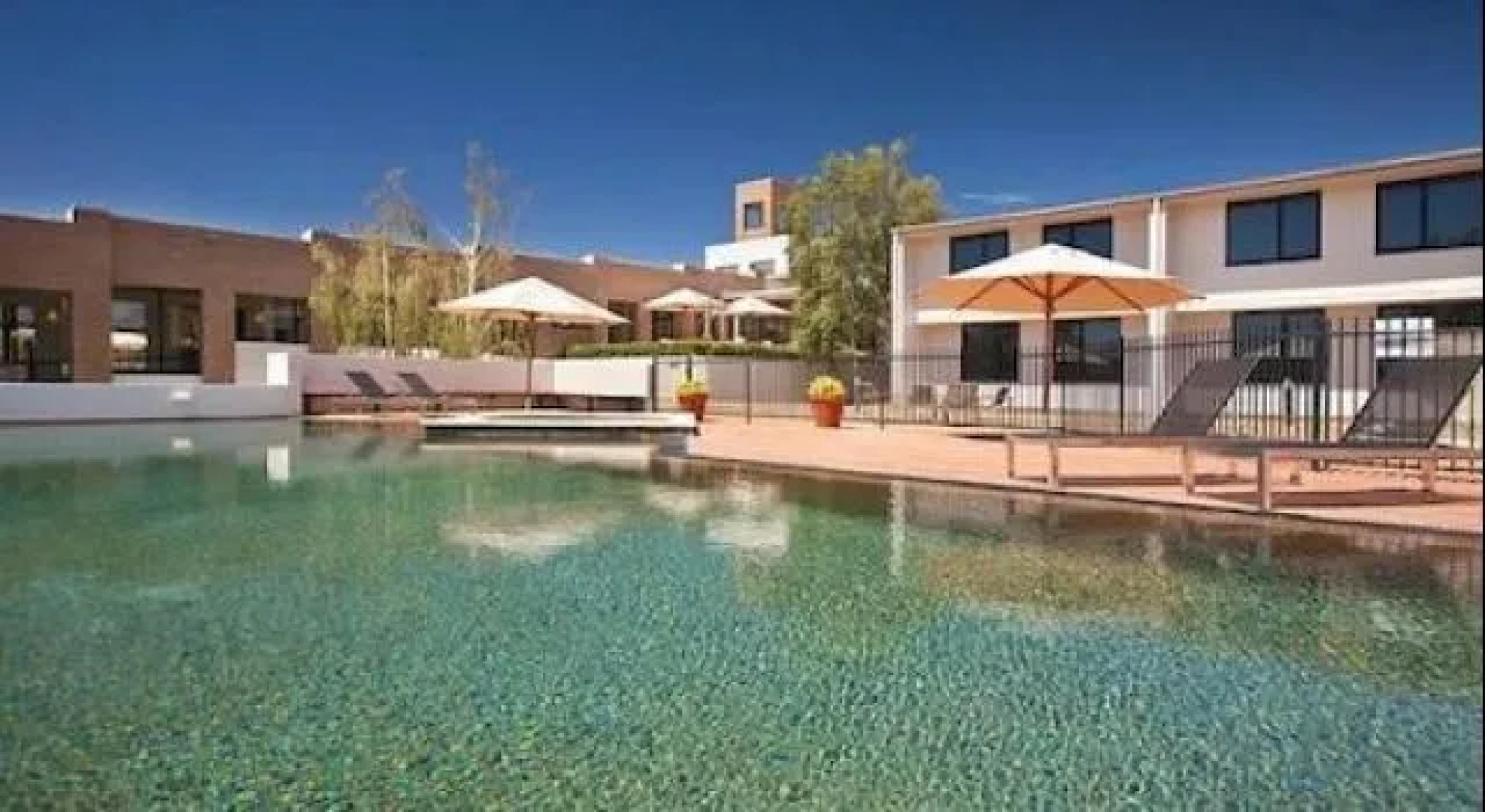Deakin Management Centre