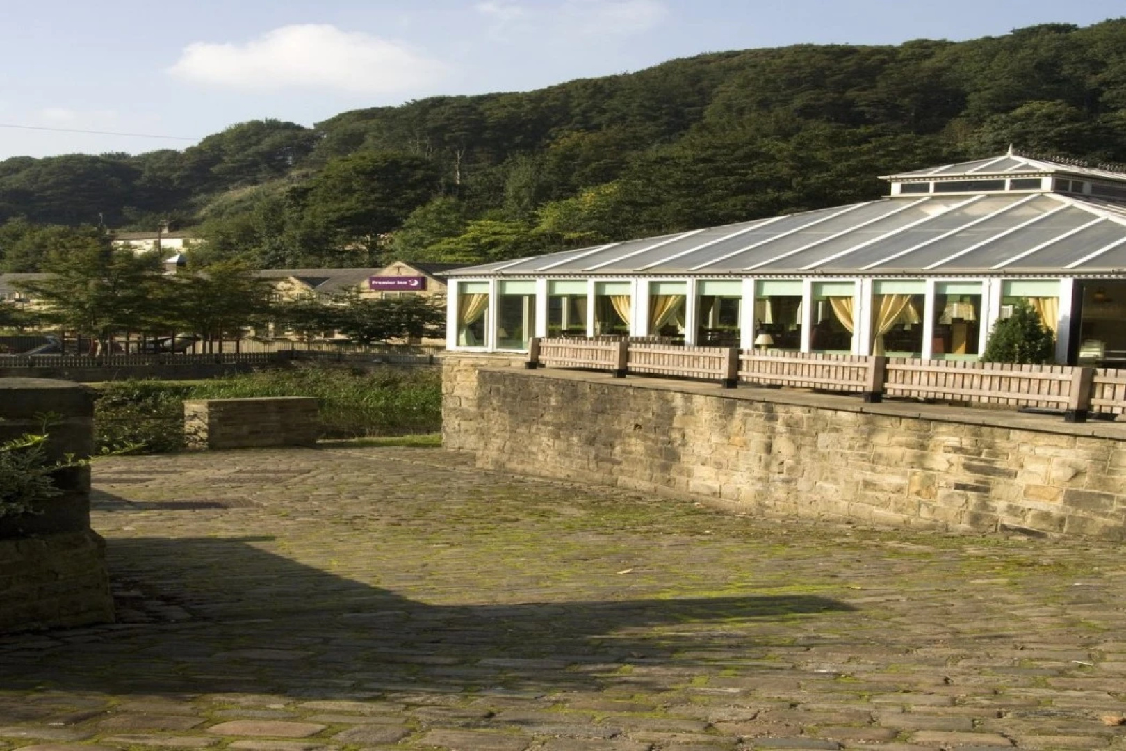Premier Inn Halifax South