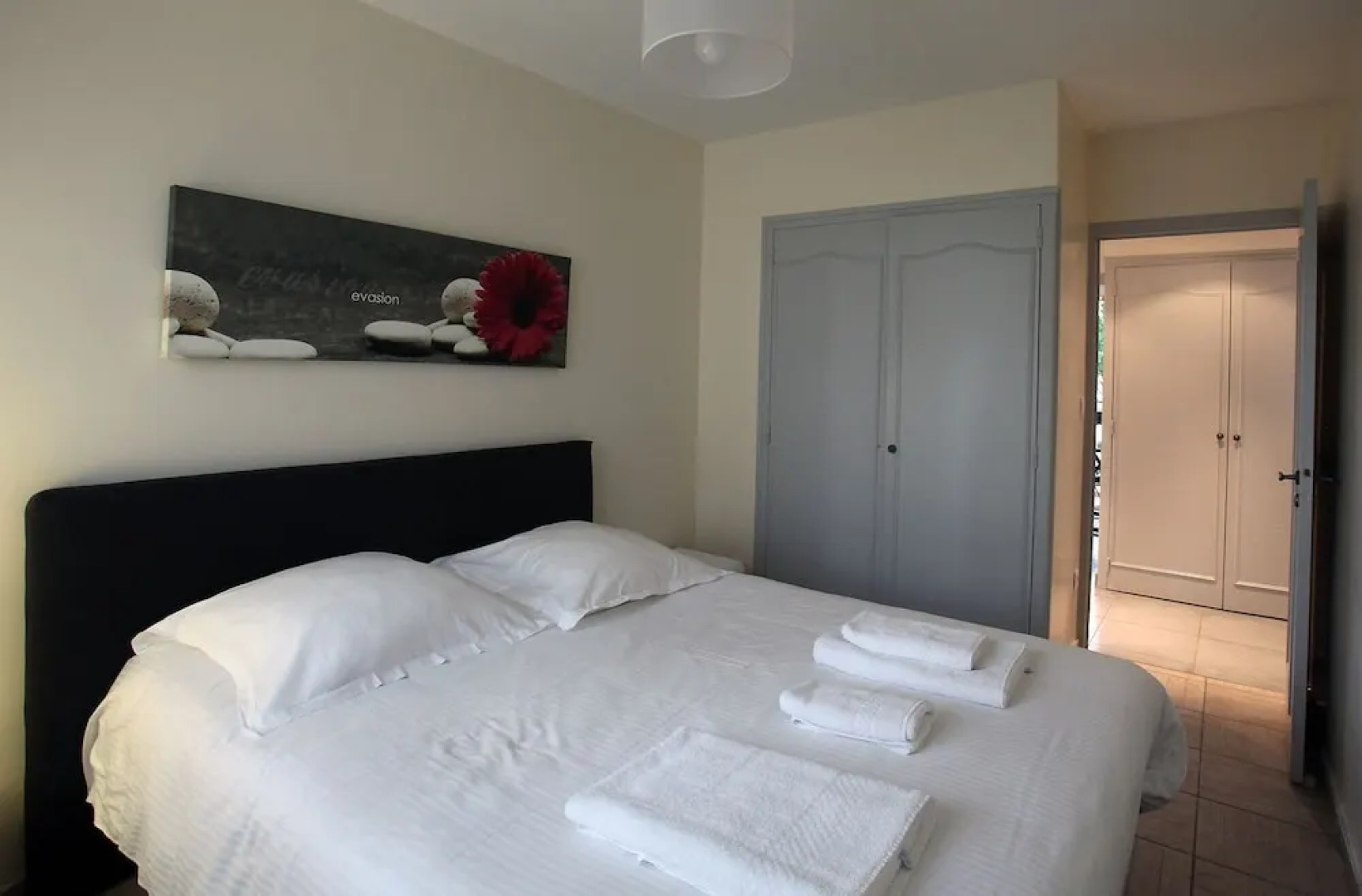 2 bright bedroom with balcony close to the lake