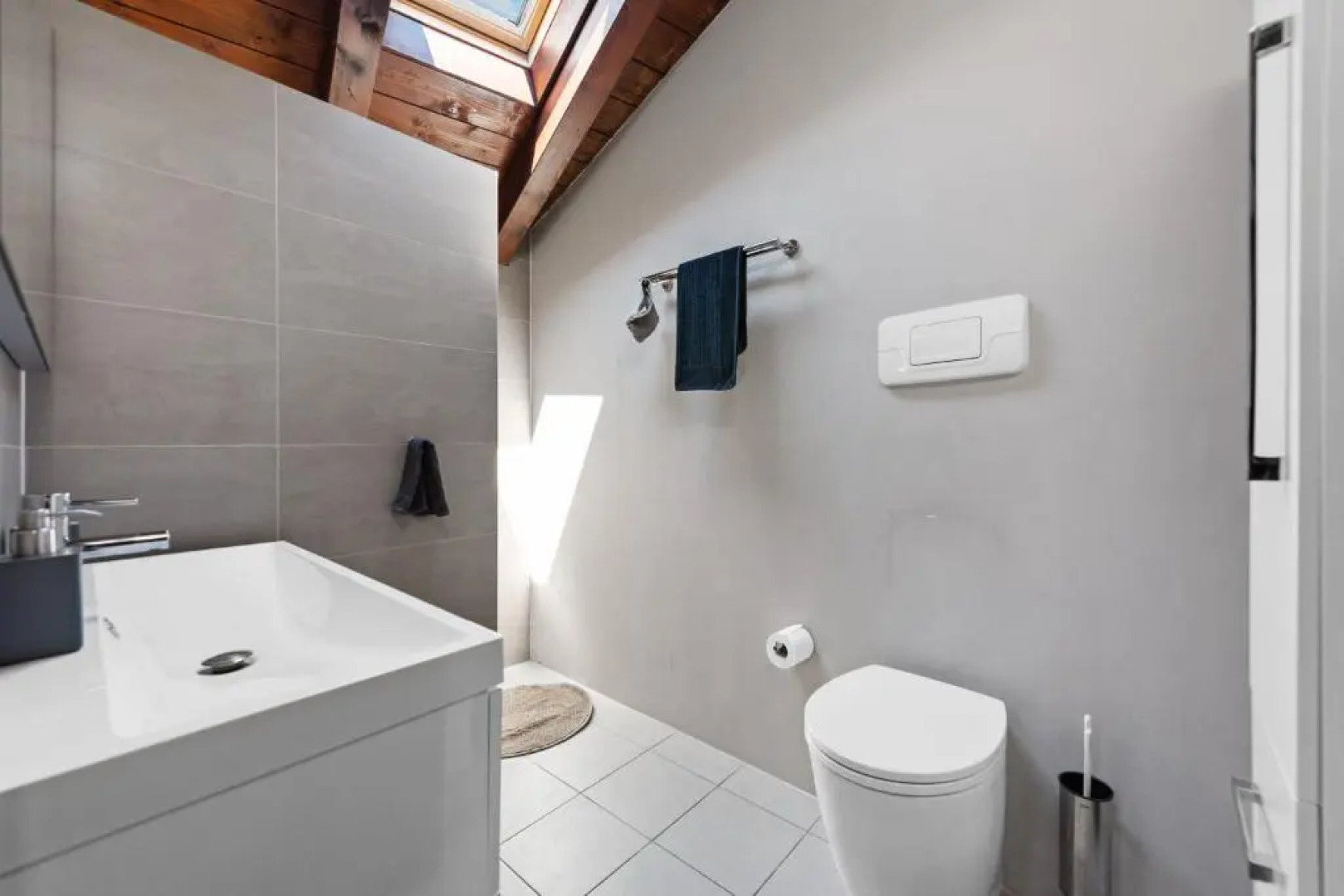 CasaCamelia 35, 3 BDRM with view Lake Como