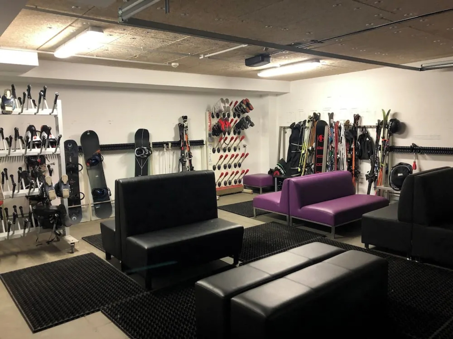 Victoria Lodge, Friendly Hotel