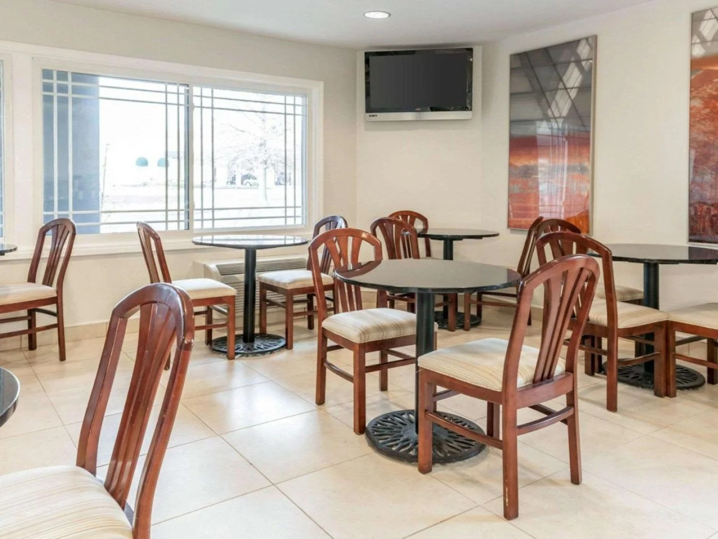 BlissPoint Inn Northwest Indianapolis