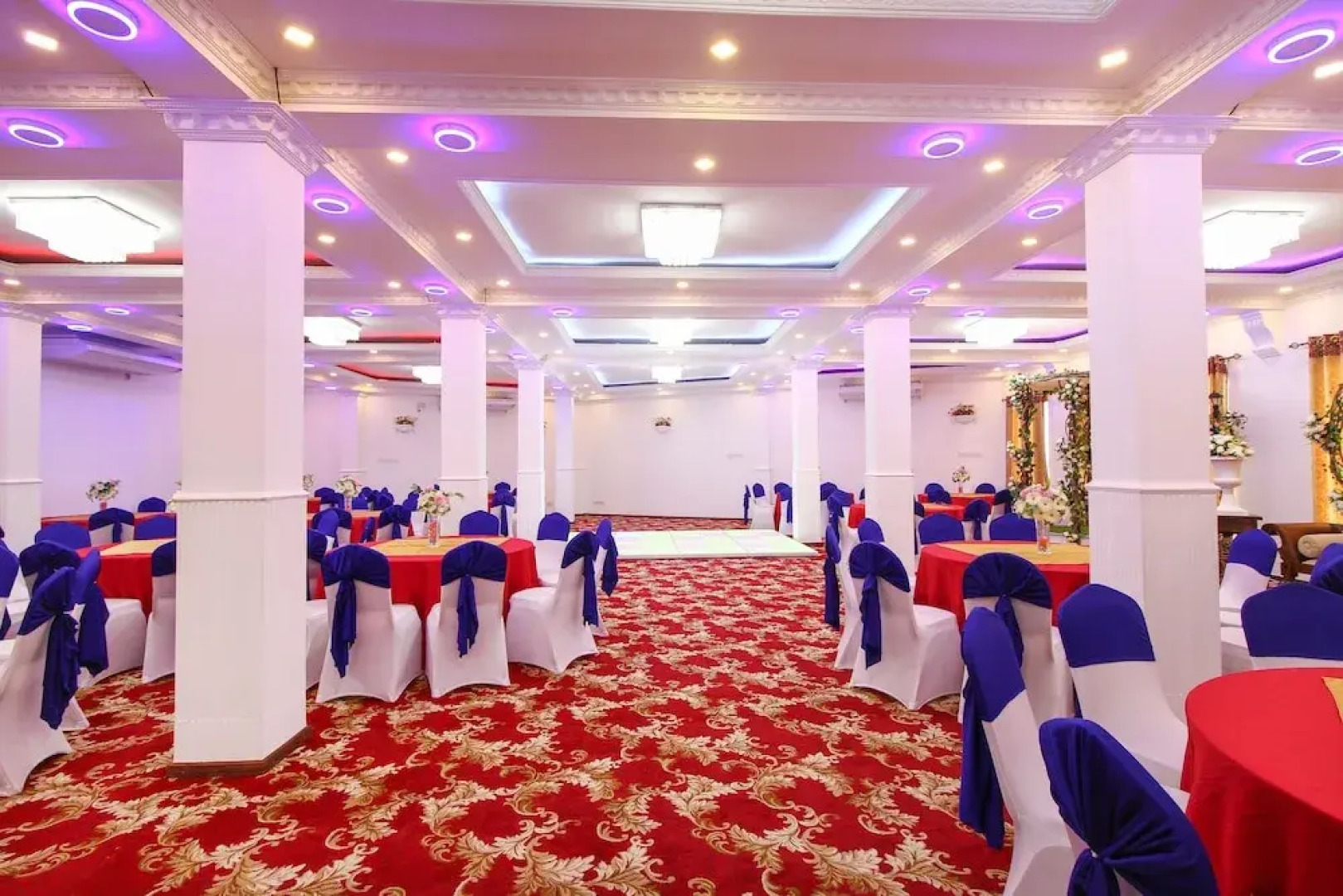 OYO 371 River Palace Hotel