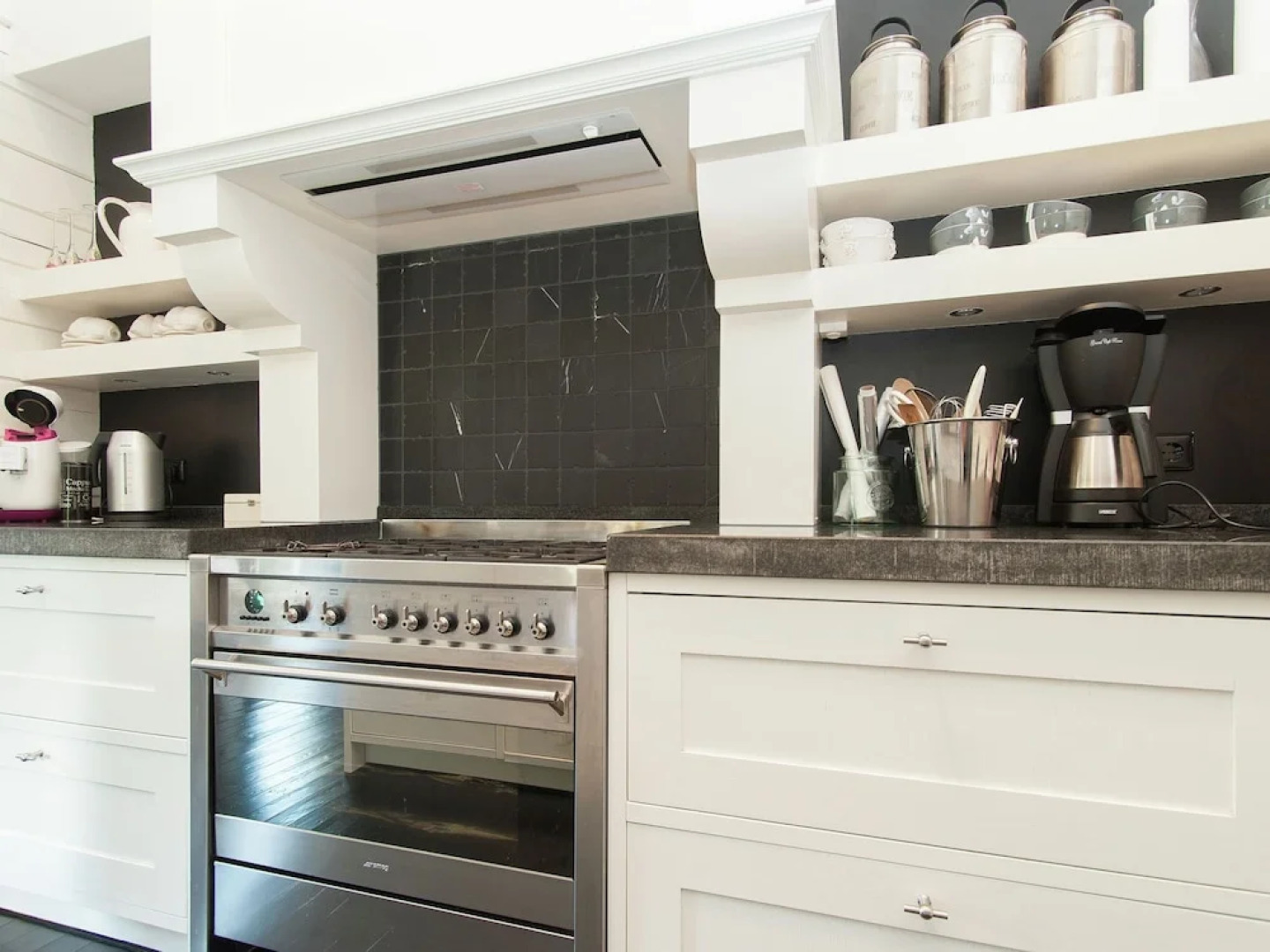 Upscale Mansion in Huisduinen North Holland With Garden