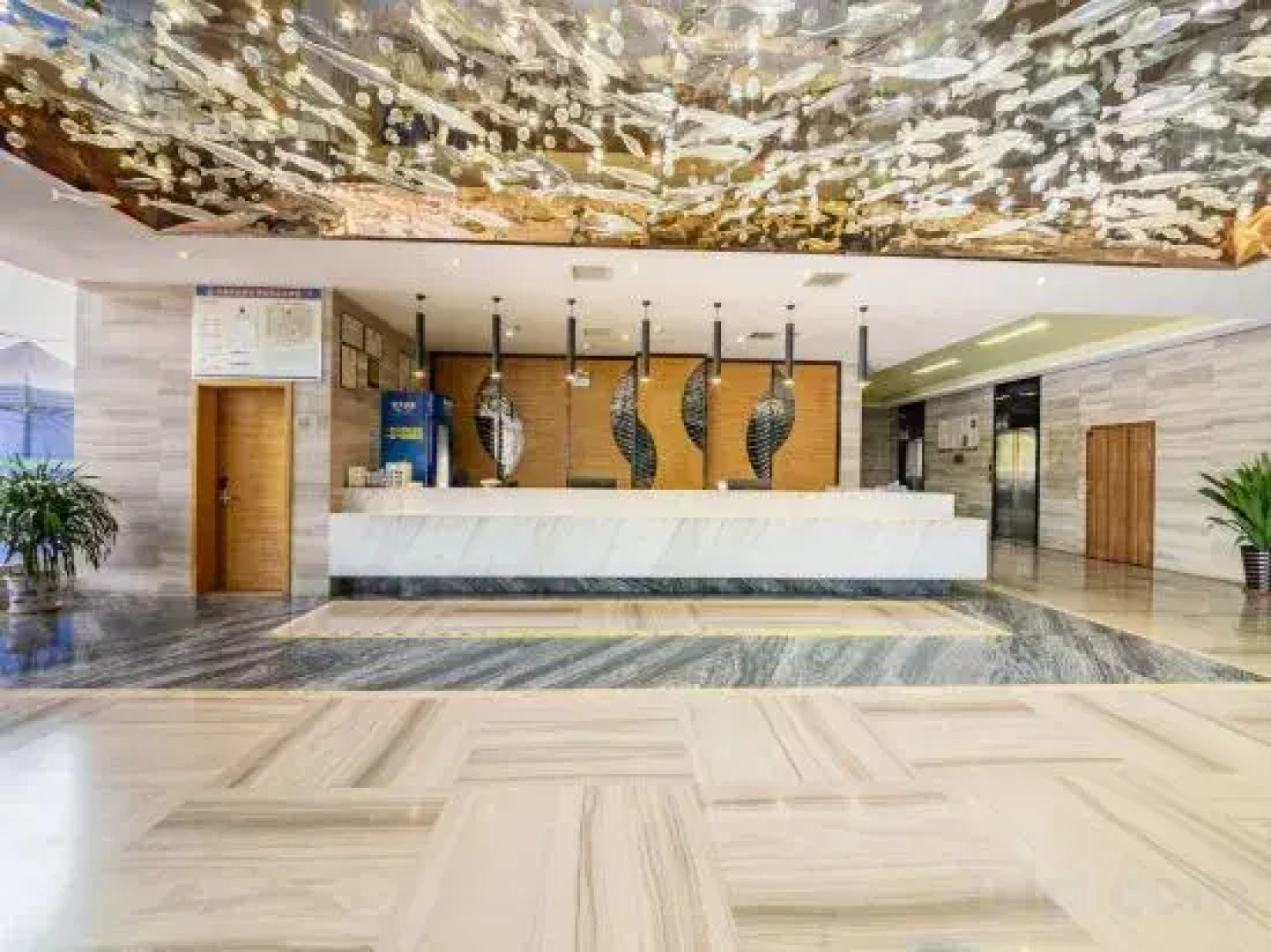 Sanyuan Hotel (Zixing Dongjiang Lake)