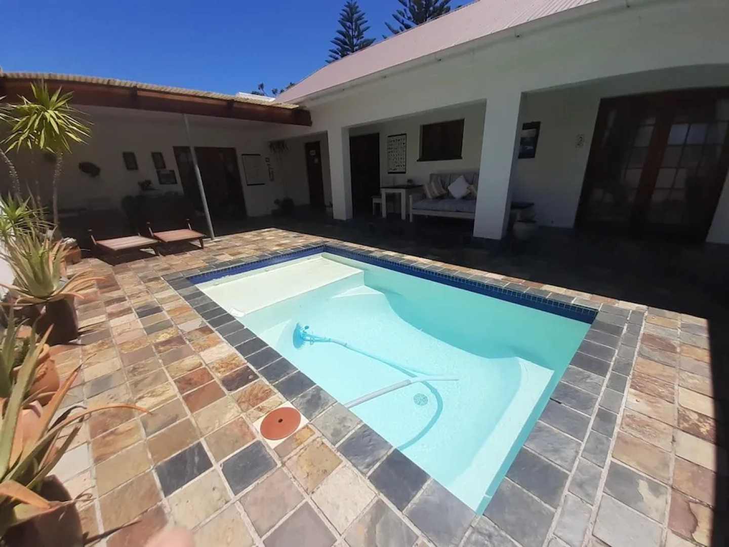 Baleia Guest Lodge Bed & Breakfast