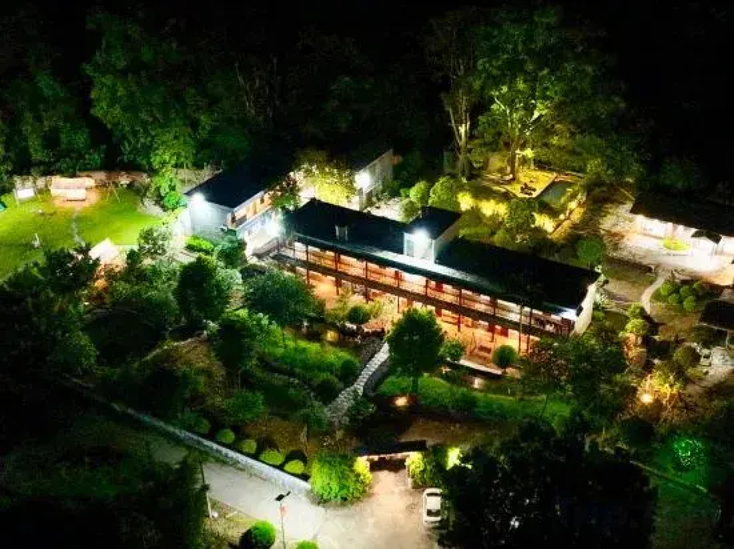 Yingxi Peak Forest Corridor Cuiying Residence