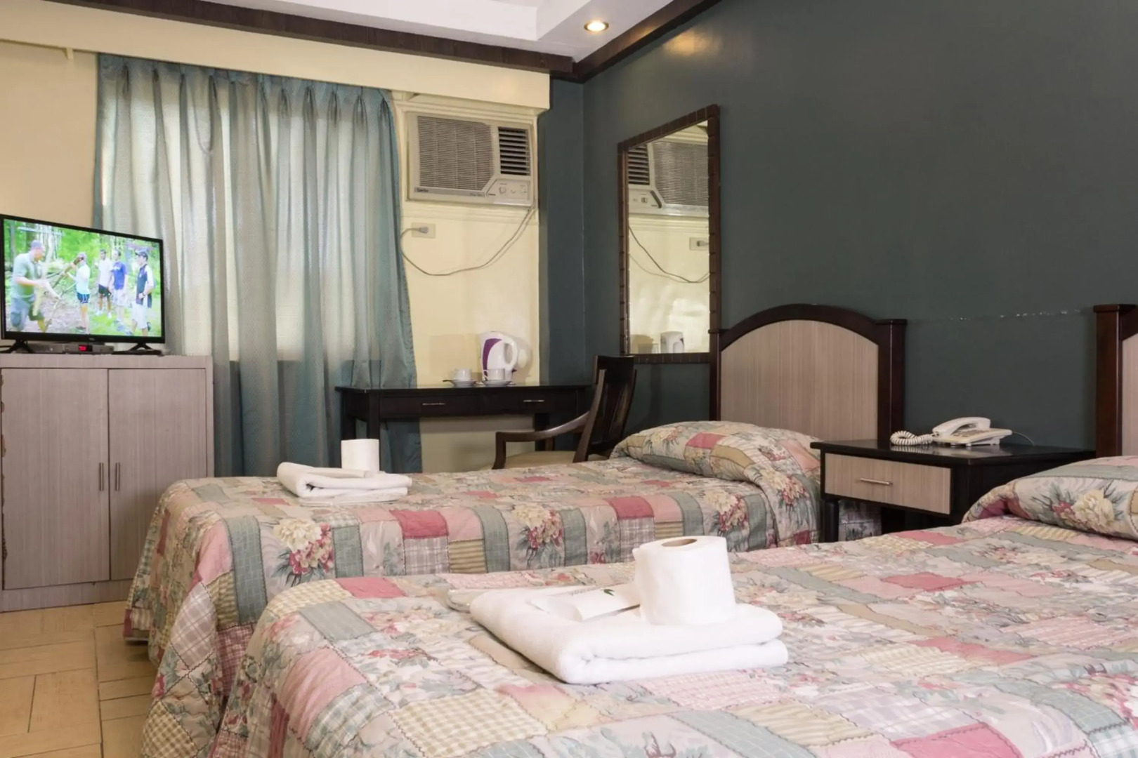 Tagaytay Country Hotel