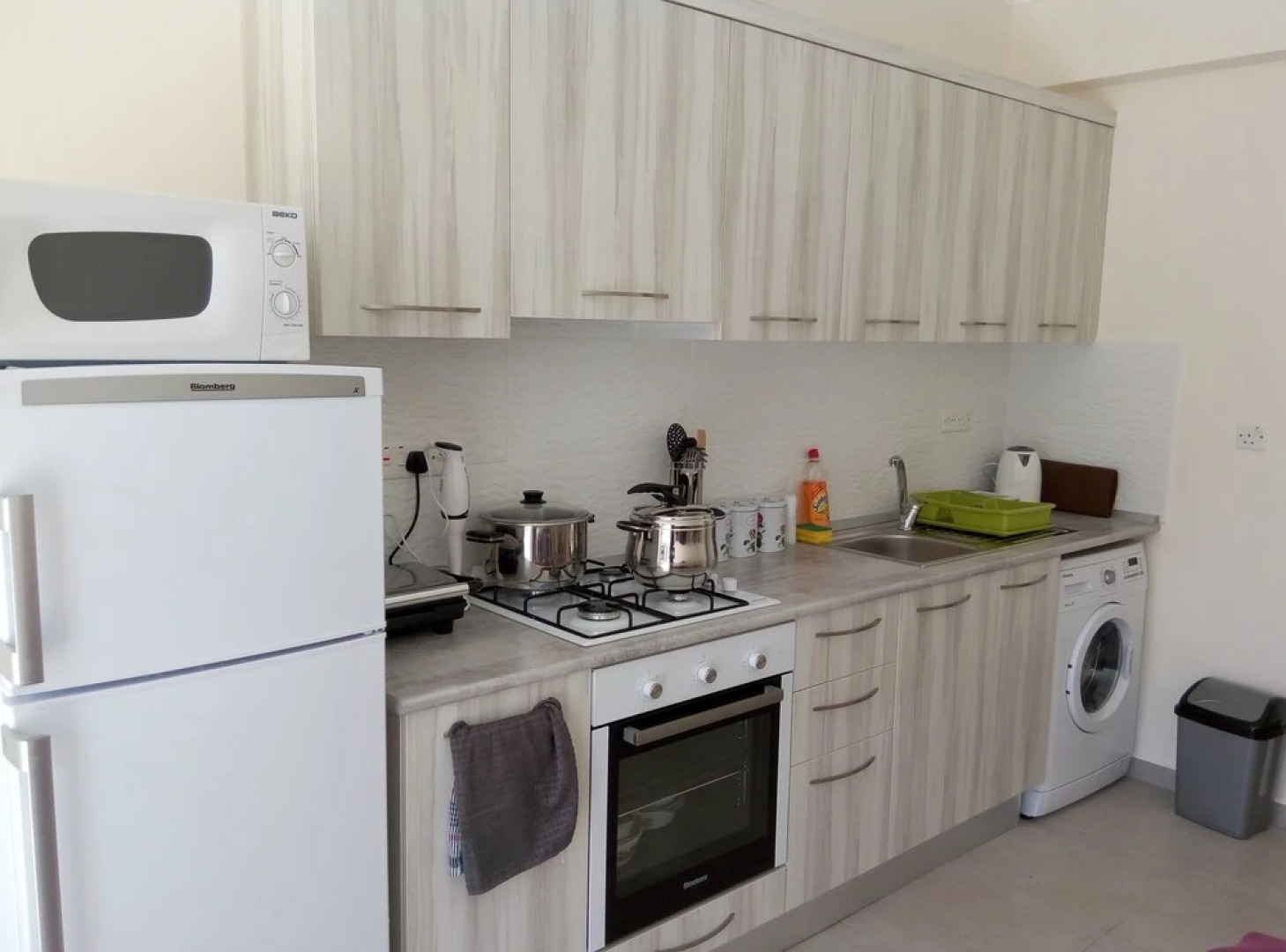 One Bedroom Apartment at Longbeach