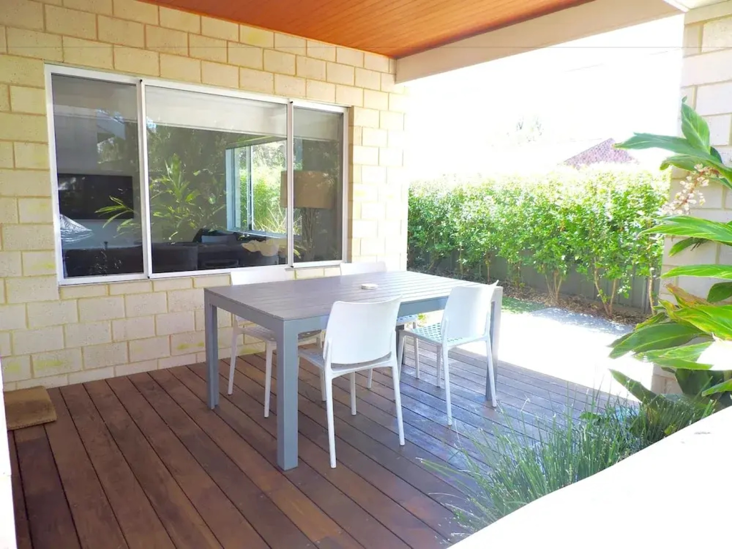 Contemporary Cove