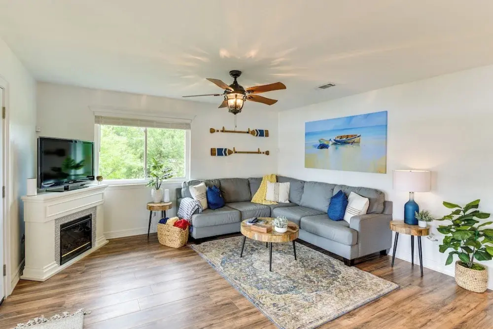 Waterfront Escape on Lake Granbury: Deck & Patio!