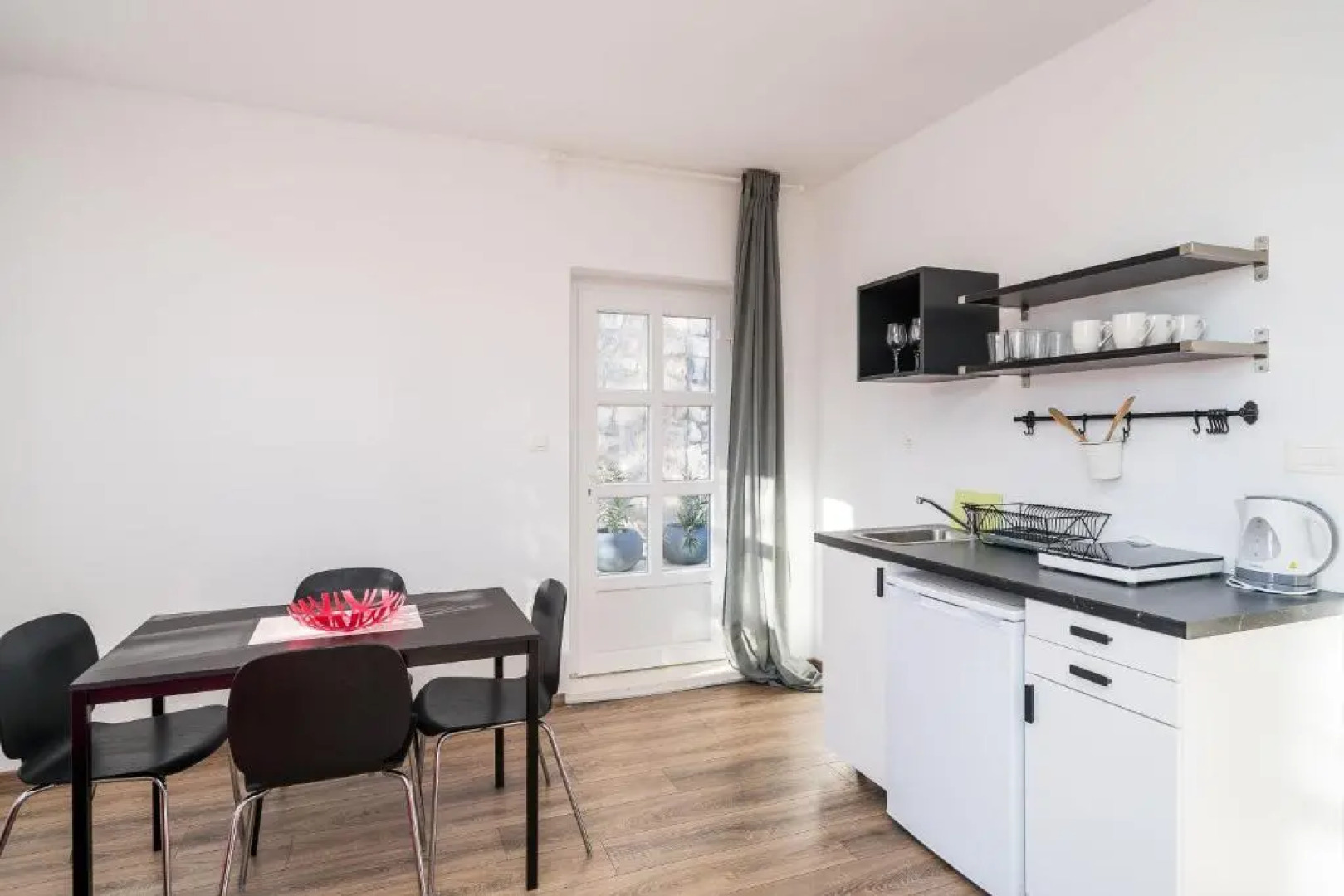 Residence & Pool Villa Schwarz Suites