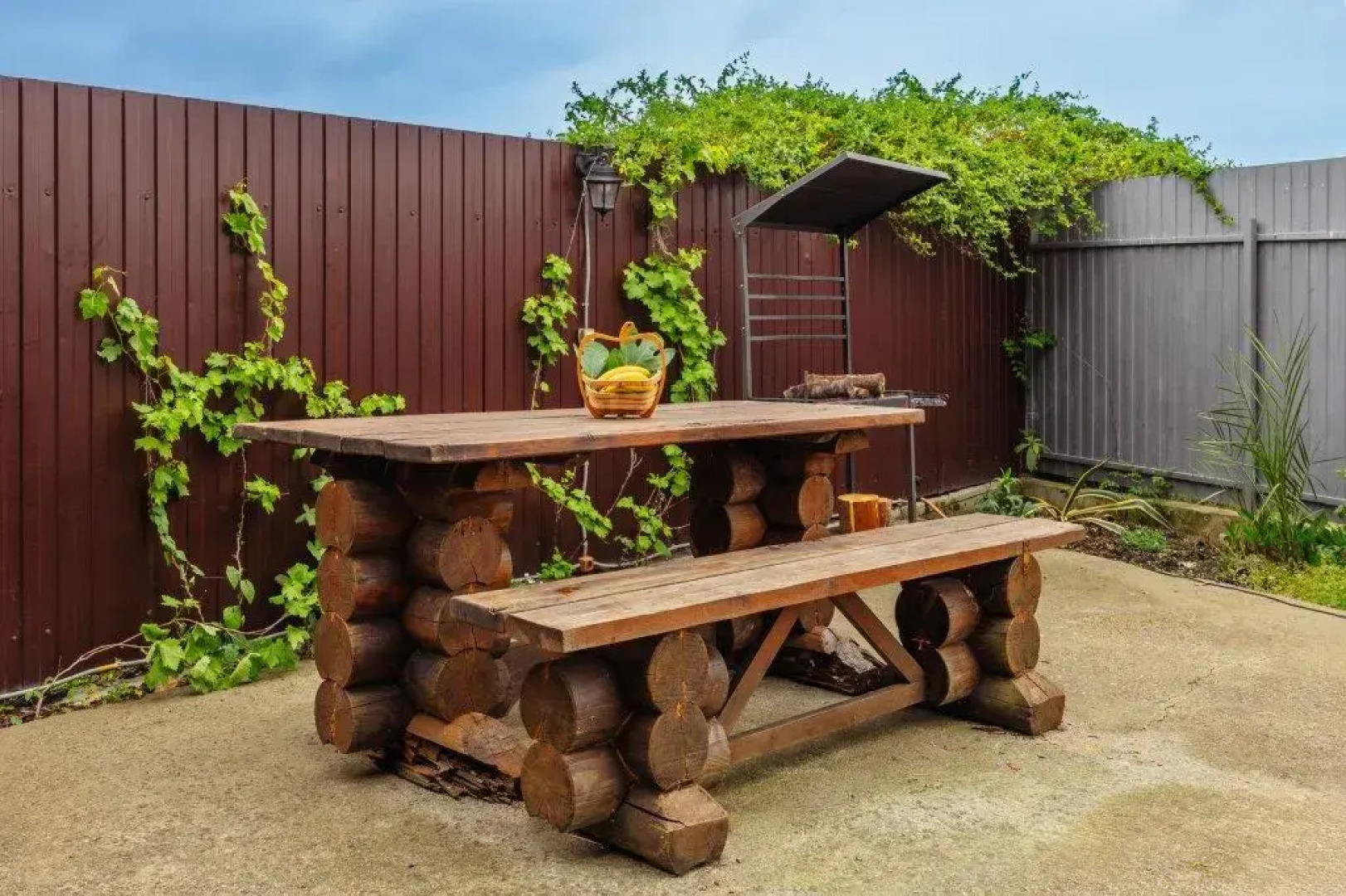 House Izbushka (Zhiloj dom)