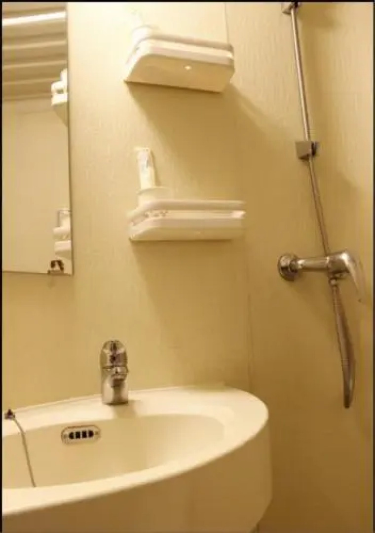 Qian Li Xing Inn Xin Hua Ji Mao Branch