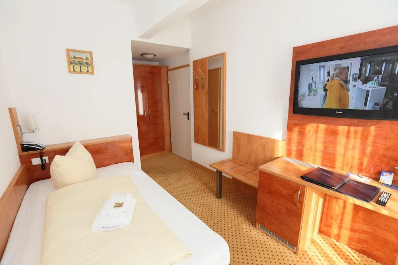 Café & Hotel am Holzhafen