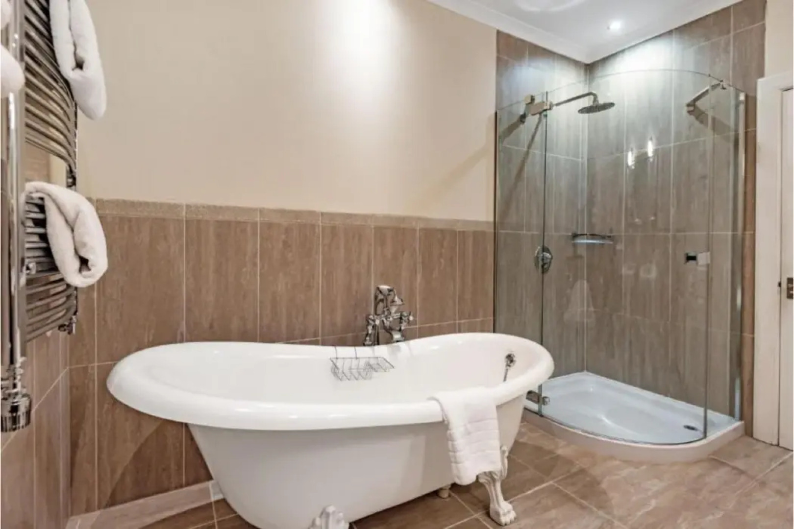 Taychreggan, Signature Collection by Eight Continents