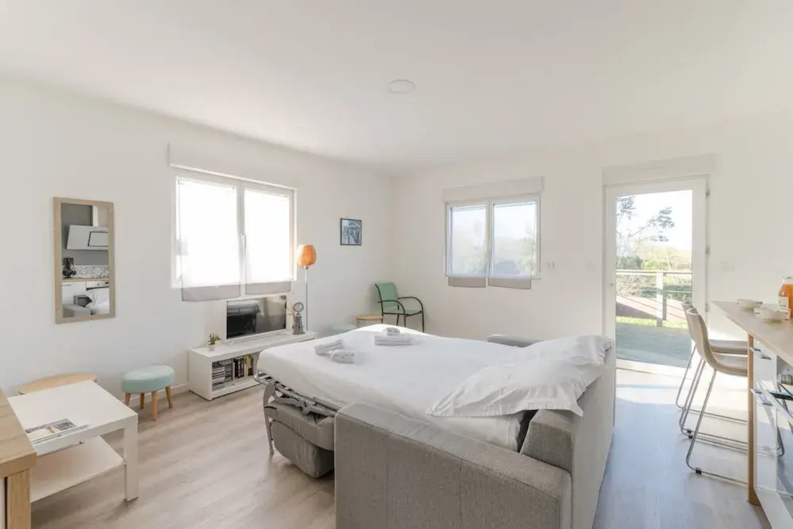 Apartment in Ploudalmezeau Near Treompan Beach