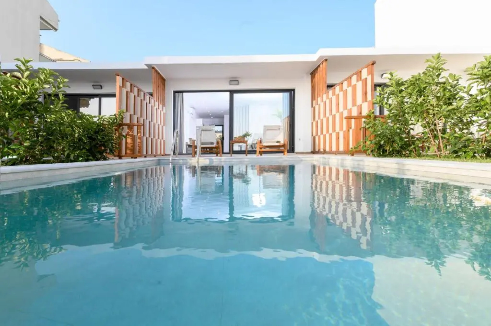 Villa Dorra Coast Suites