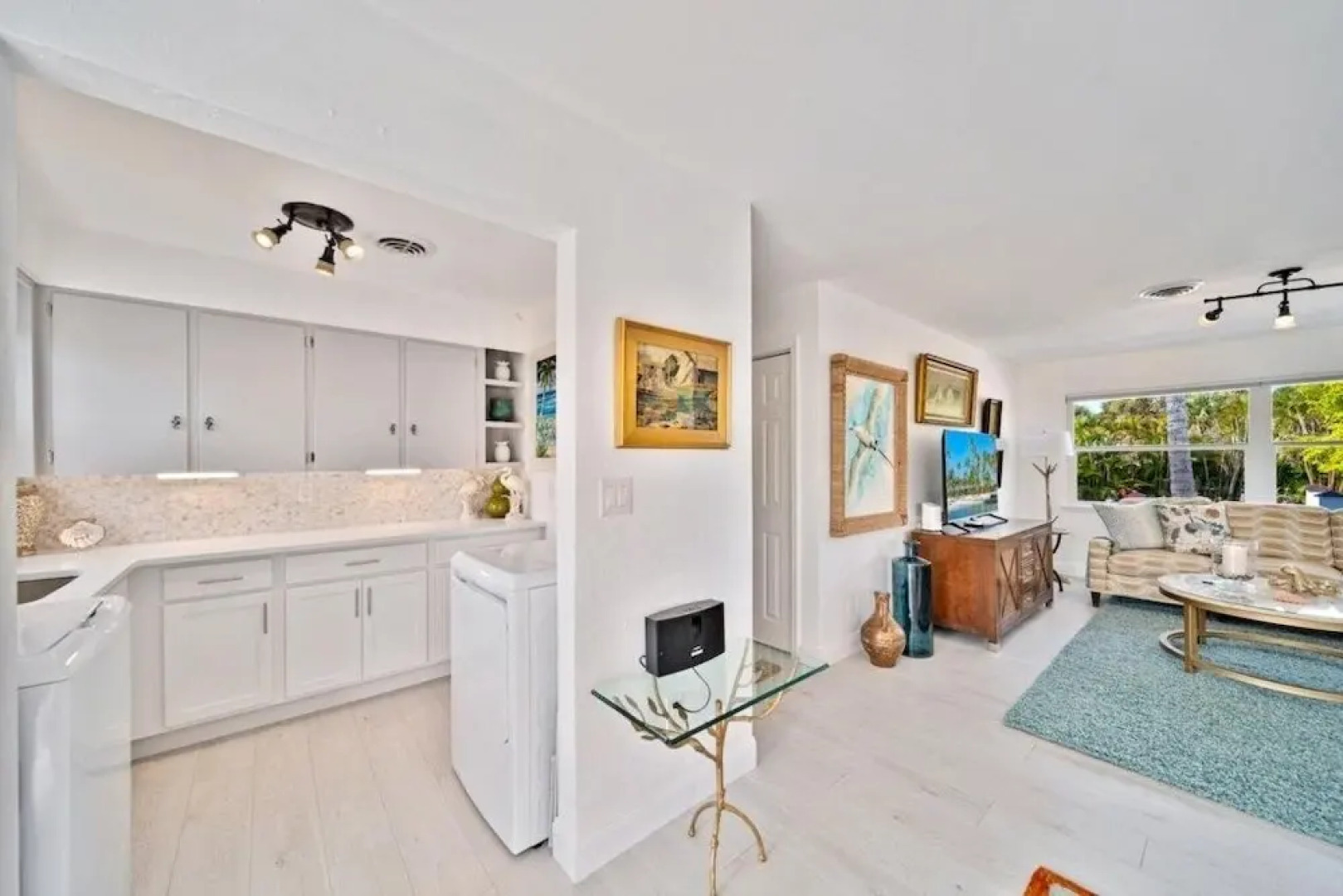 Mau Maus Cottage 3 Bedroom Home by RedAwning