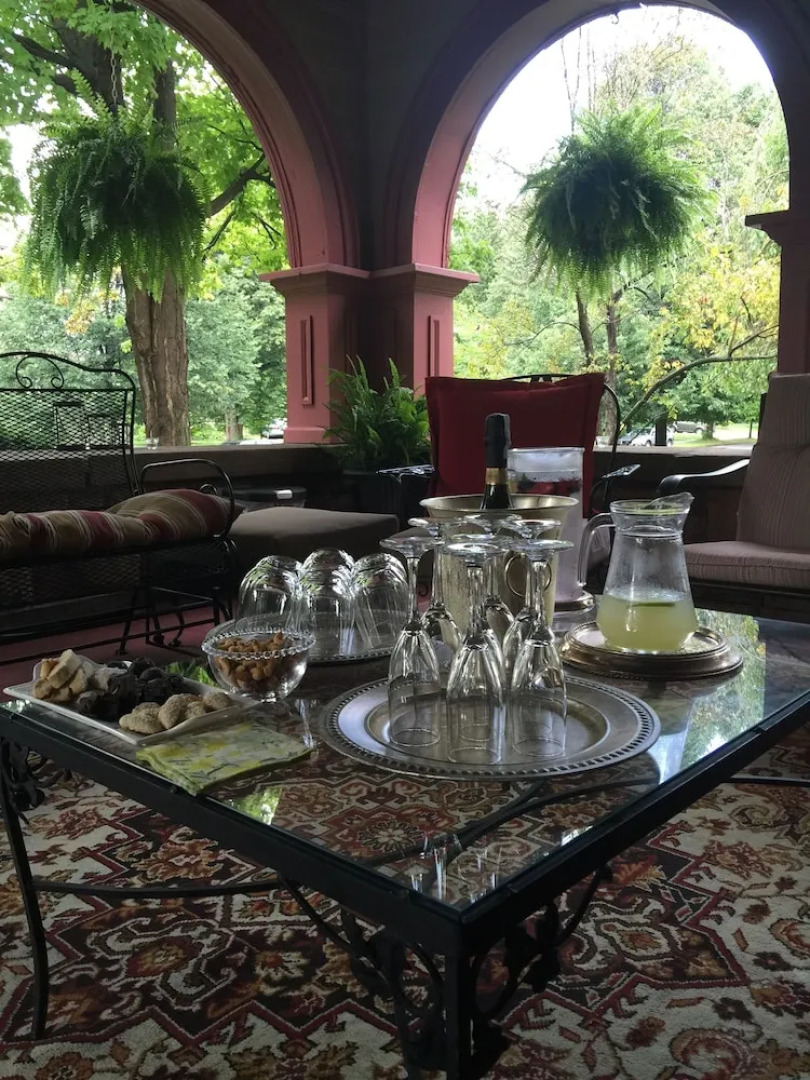 InnBuffalo off Elmwood