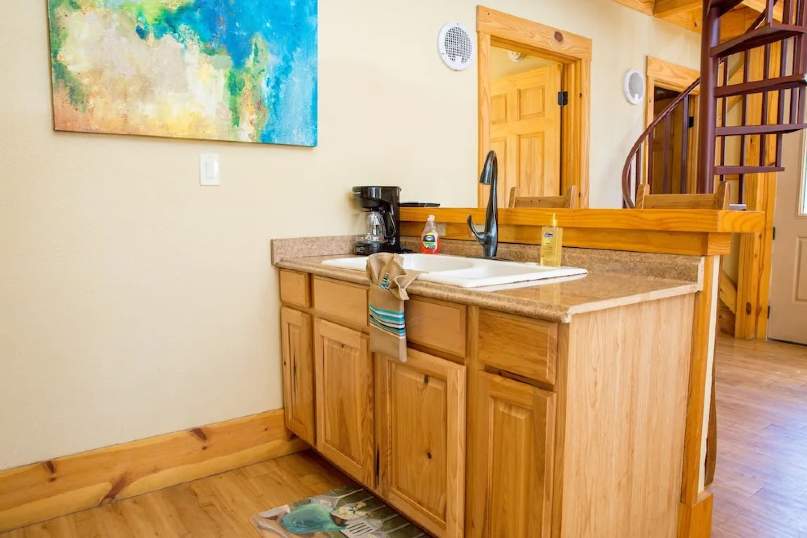 River Rd. Treehouses- Whippoorwill Haus 1 Bedroom 1 Bathroom Cabin