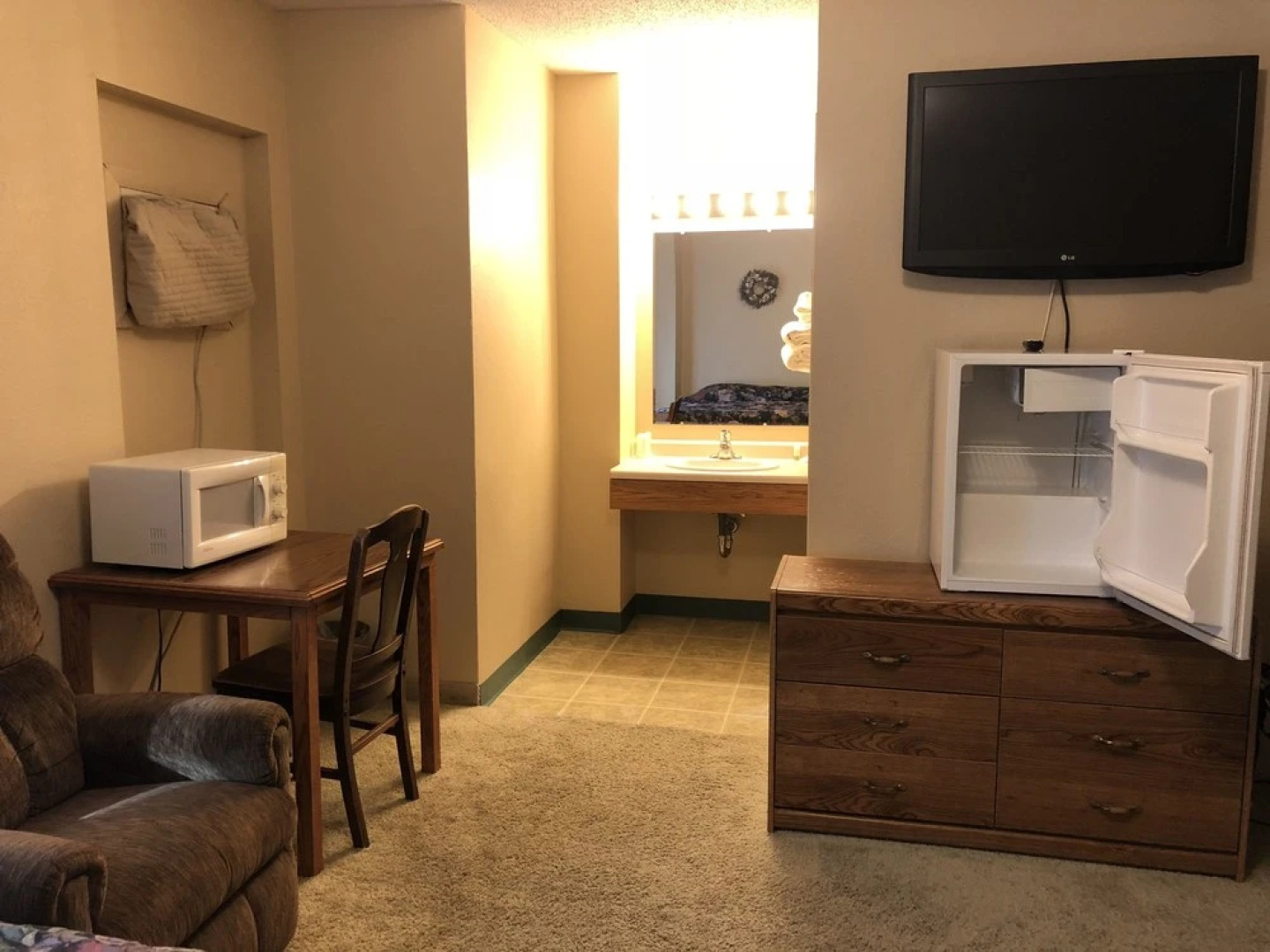 Historic Ortman Hotel - Canistota/Sioux Falls