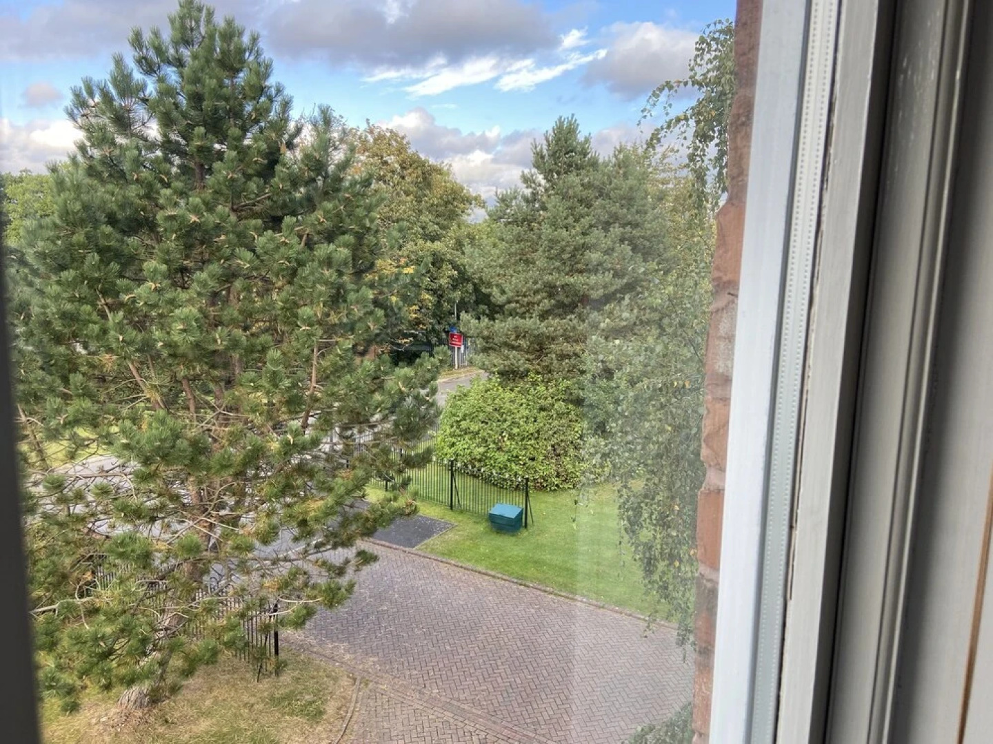 Royal Oak Apartment in Manchester Central Location