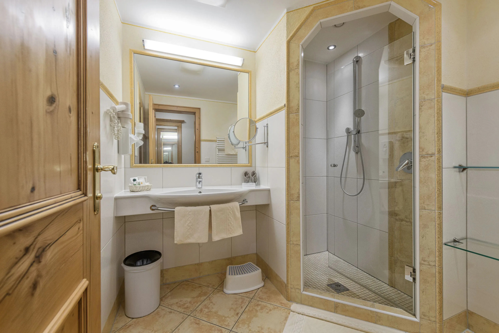 ASTER Boutique Hotel & Chalets
