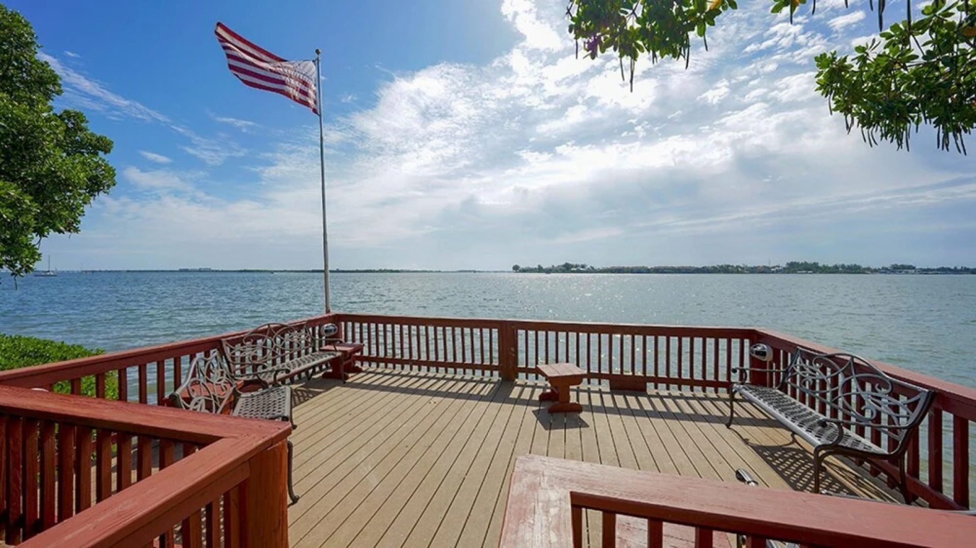 Runaway Bay Resort by BBG