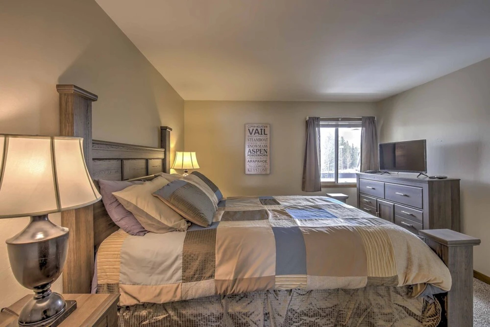 Lakefront Dillon Condo w/ Pool Access: Near Skiing